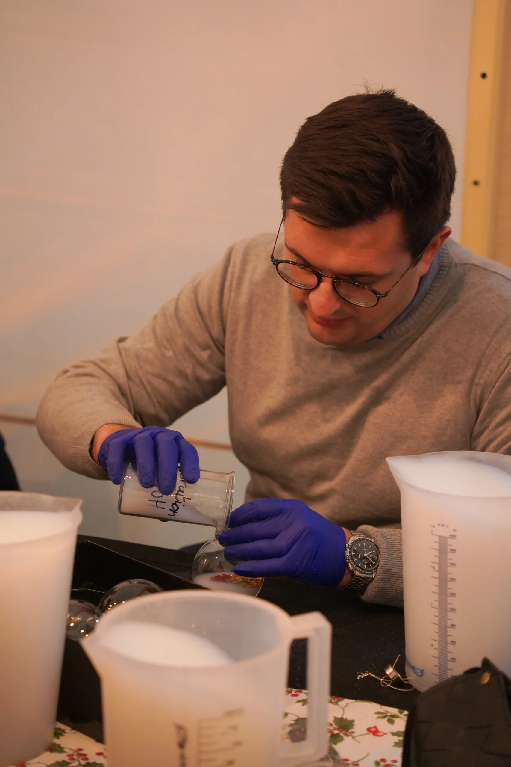 Team selecting their olfactory accords during a perfume-making session in Laval · INNOV'events