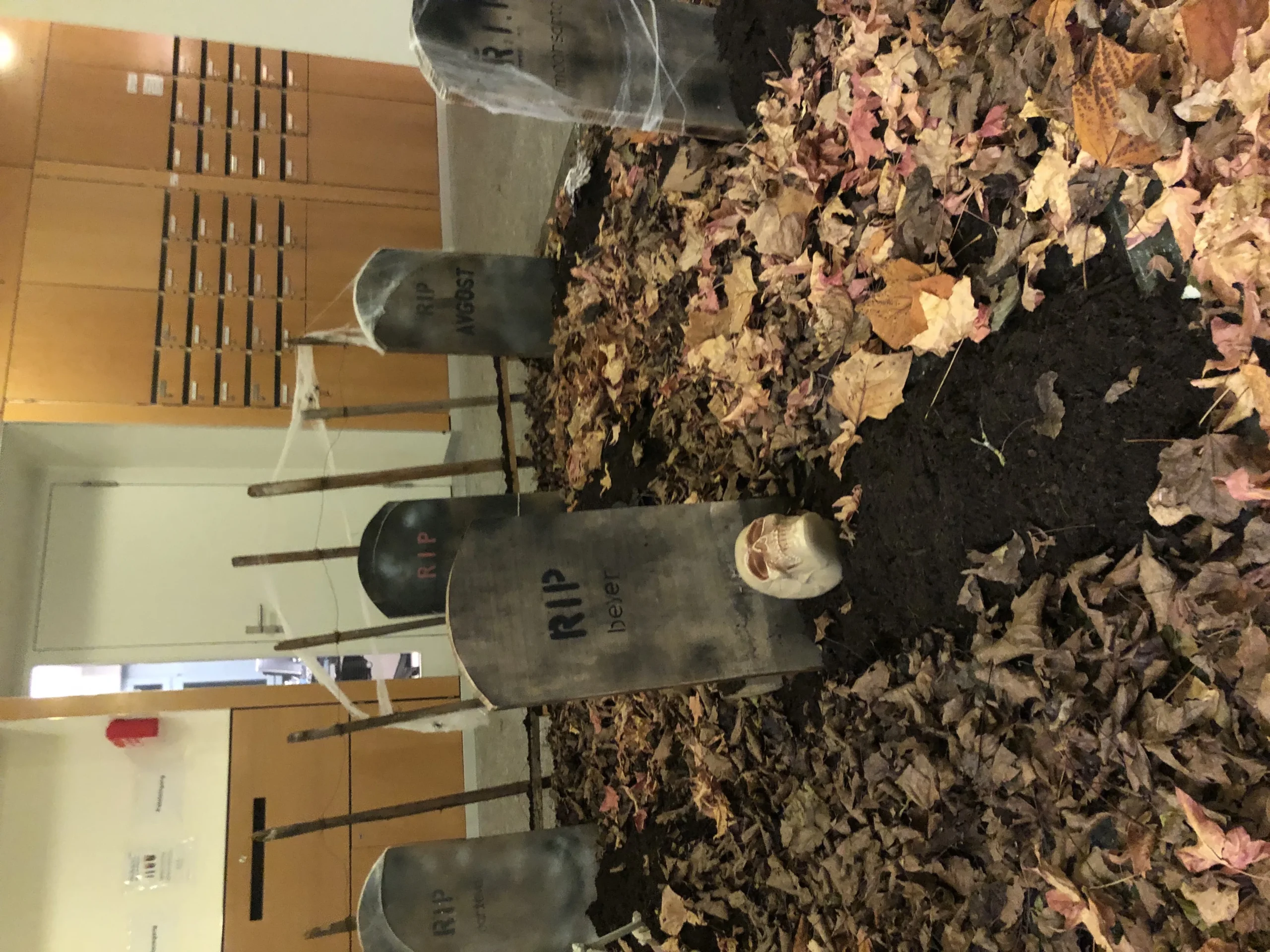 Large-group themed Halloween corporate evening in Montreal with immersive décor · INNOV'events