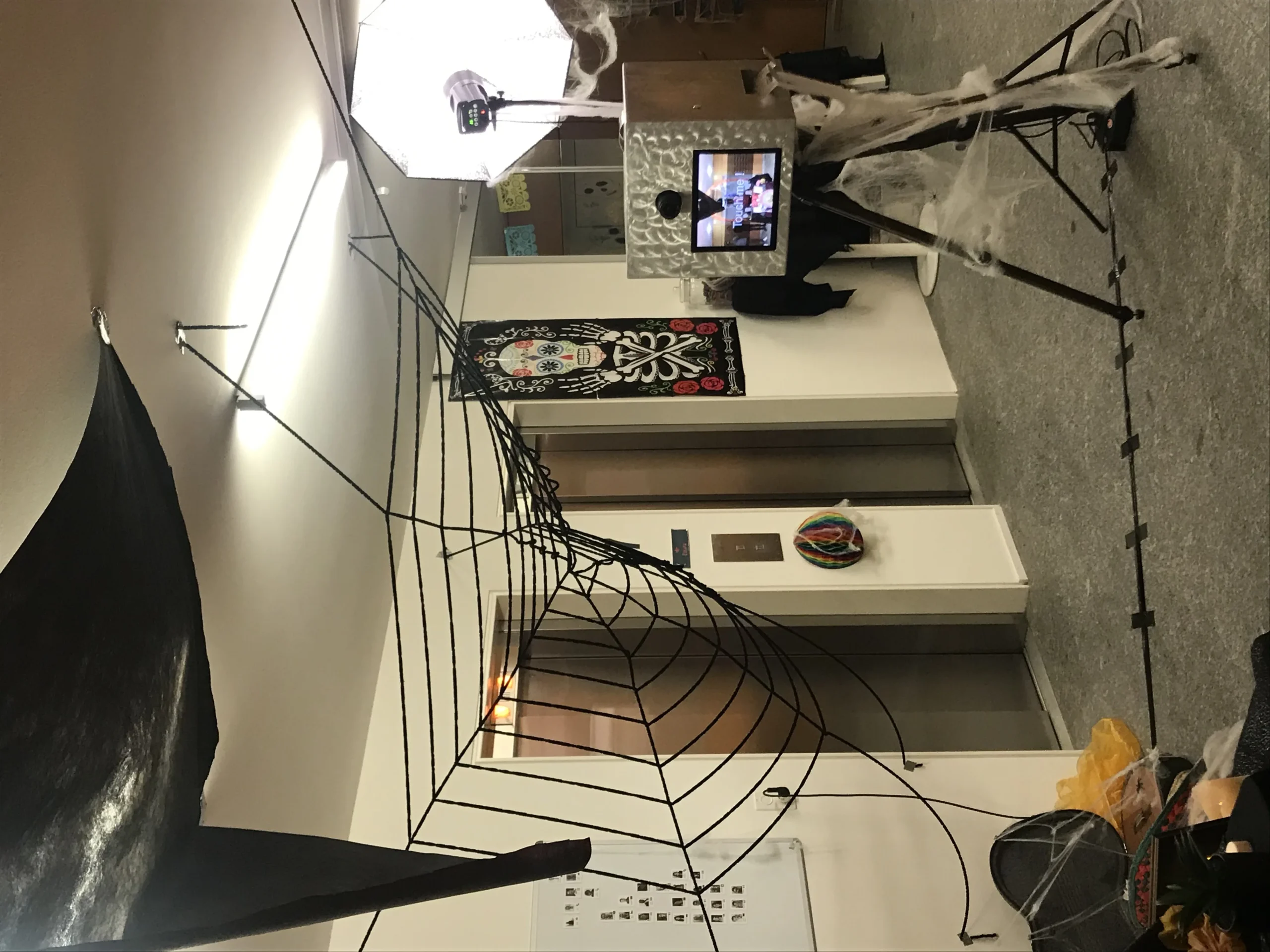 Horror-themed escape game activity for corporate Halloween in Laval group of employees · INNOV'events
