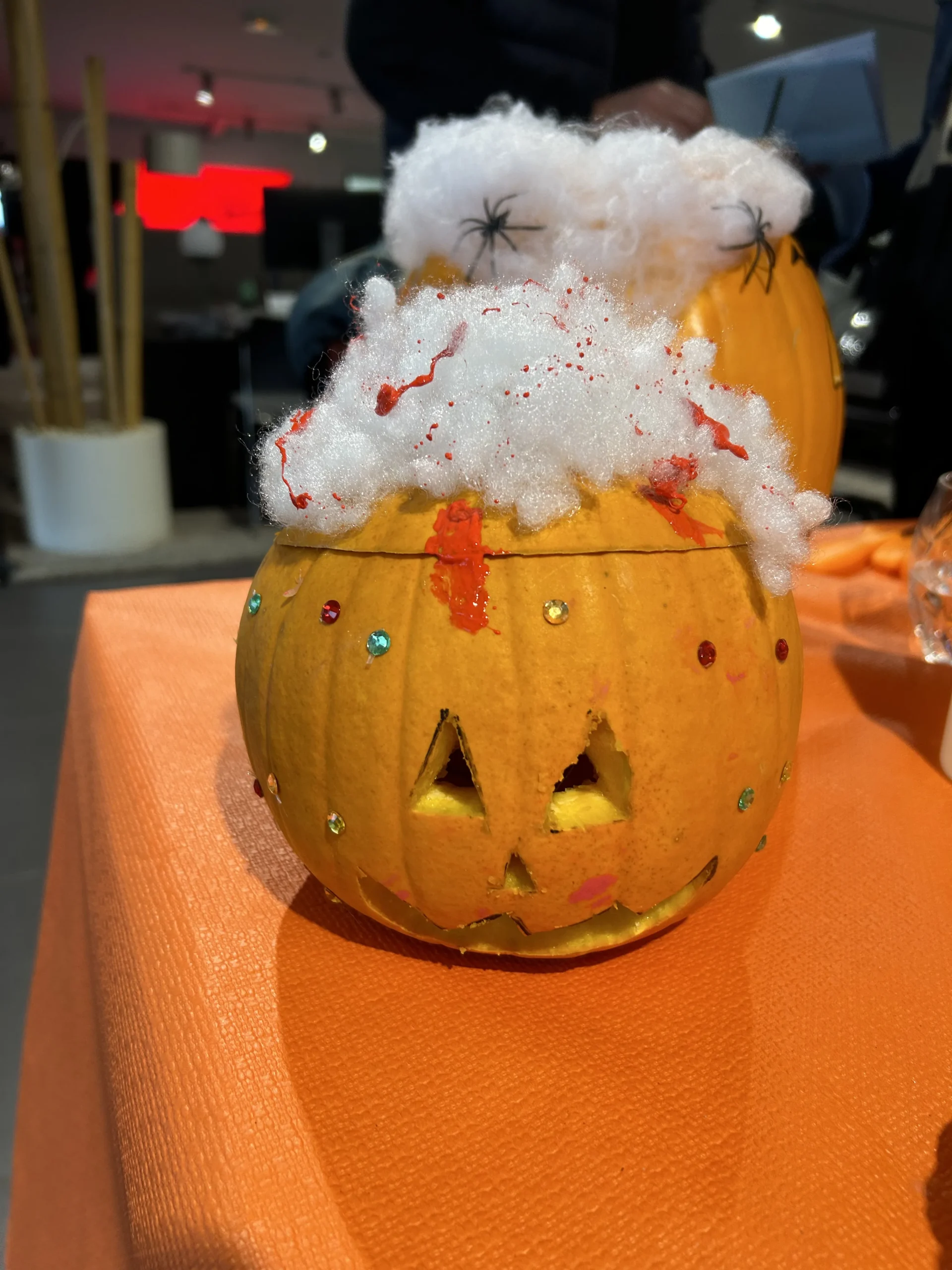 Party Halloween corporatif Québec Vieux-Port fleuve Saint-Laurent · INNOV'events organisation d'événements