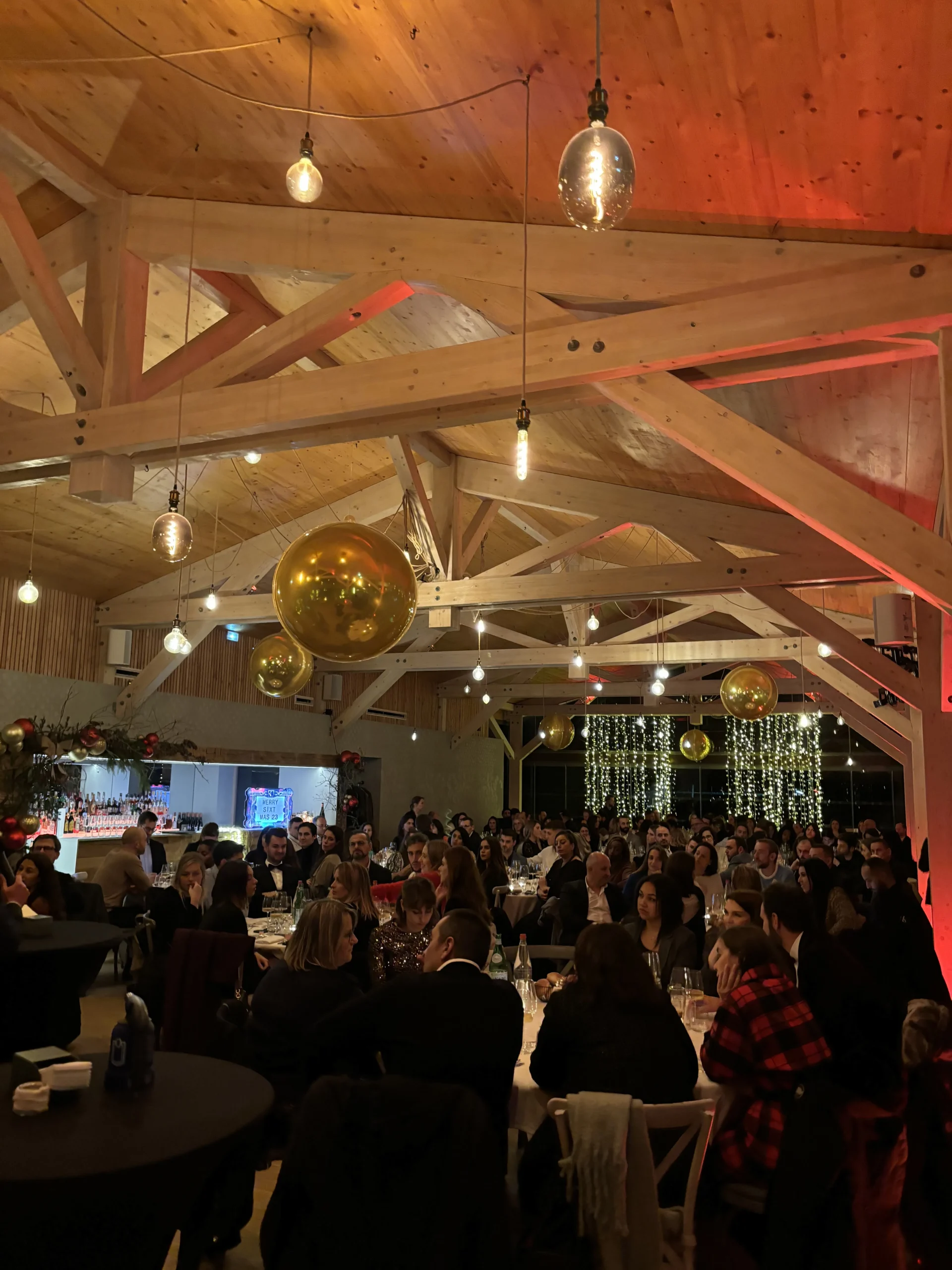 Party des employés Montréal salle industrielle Griffintown décoration festive · INNOV'events organisation d'événements