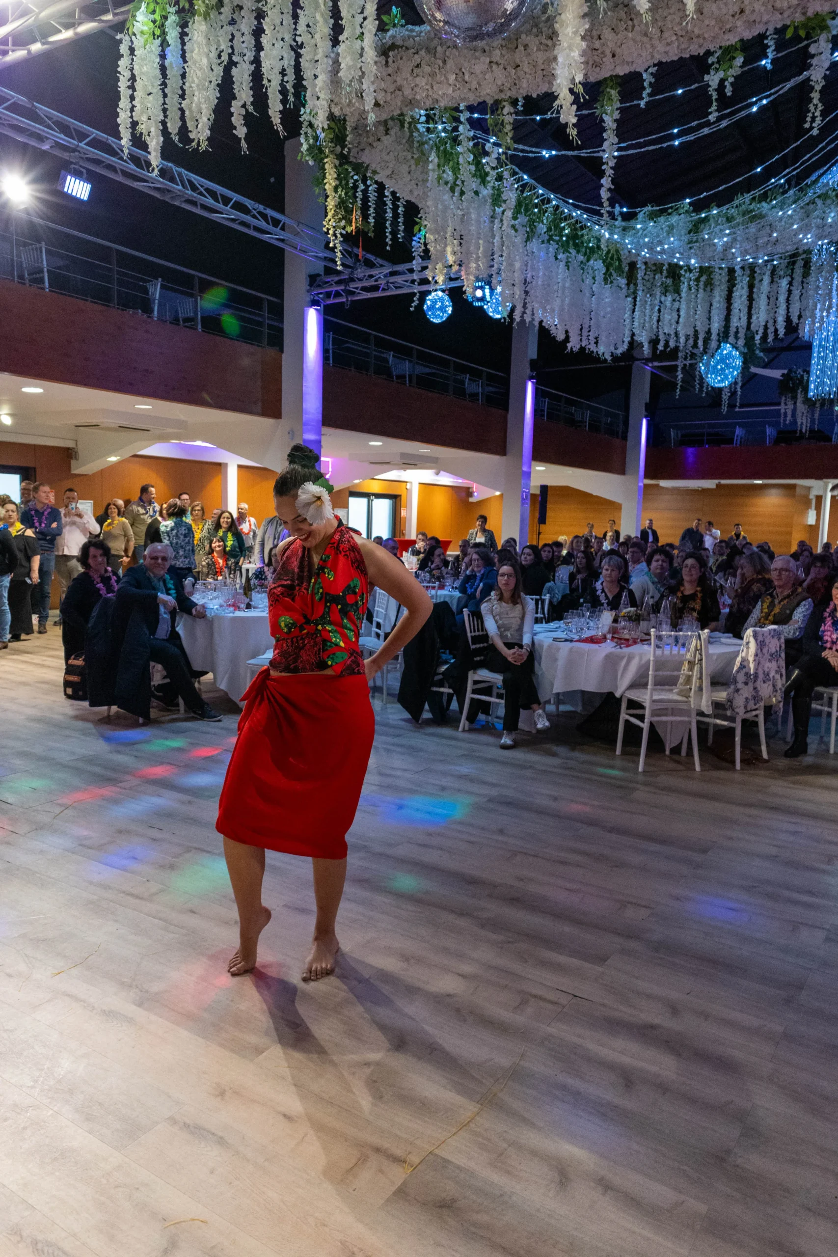 Full-day corporate anniversary in Quebec, team engaged in a group activity · INNOV'events