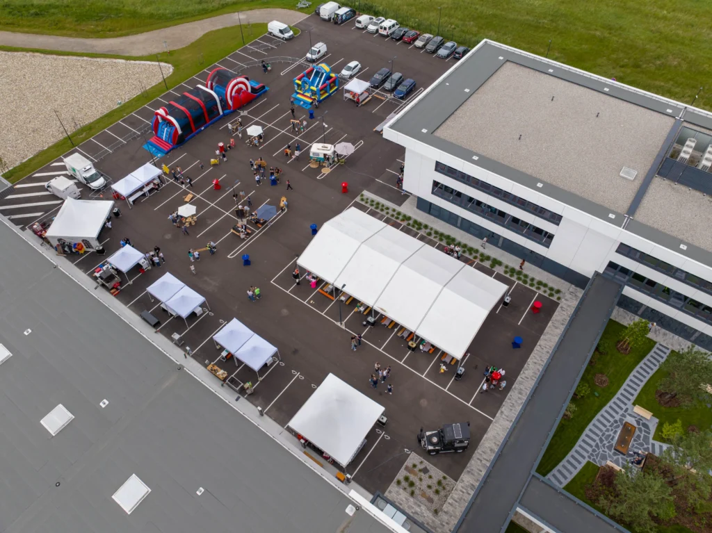 Plan a corporate summer party in Laval.