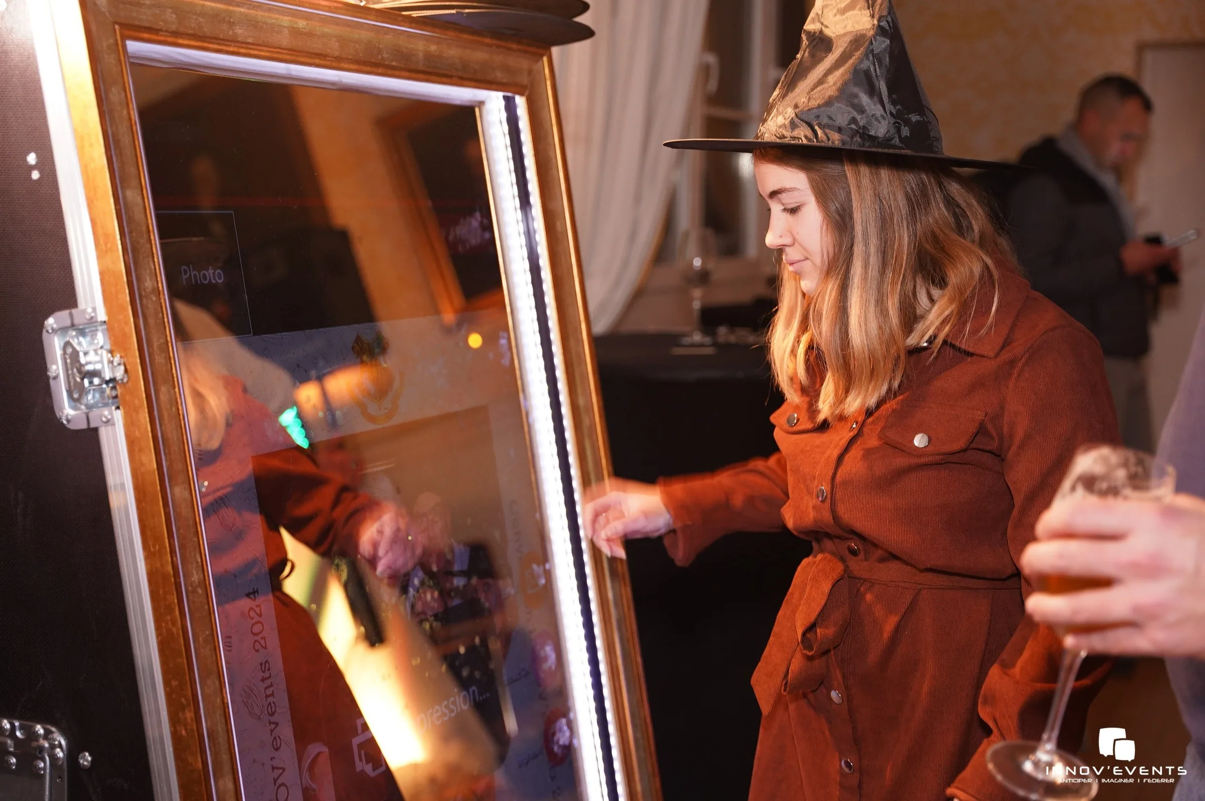 Outdoor photo activation corporate photo entertainment Laval · INNOV'events