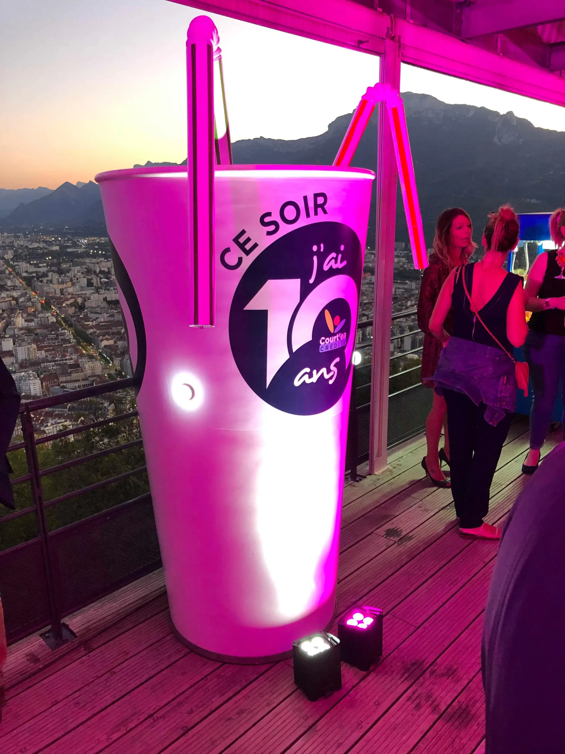 Corporate light branding Montreal gala evening LED signage · INNOV'events