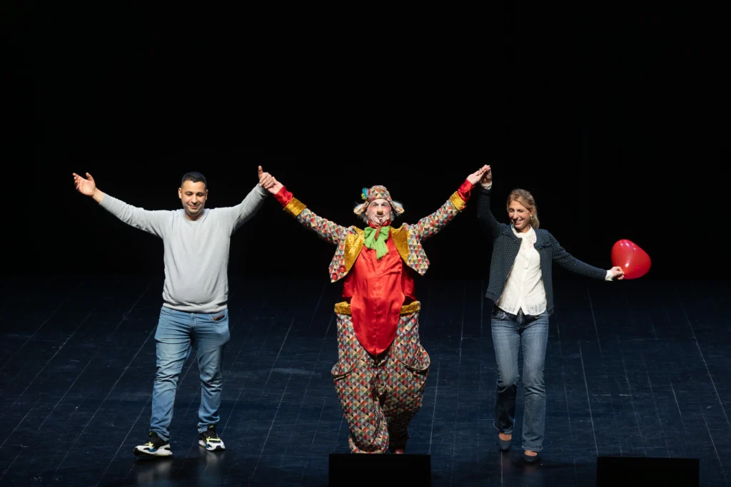 Plan a corporate mime event in Trois-Rivieres.