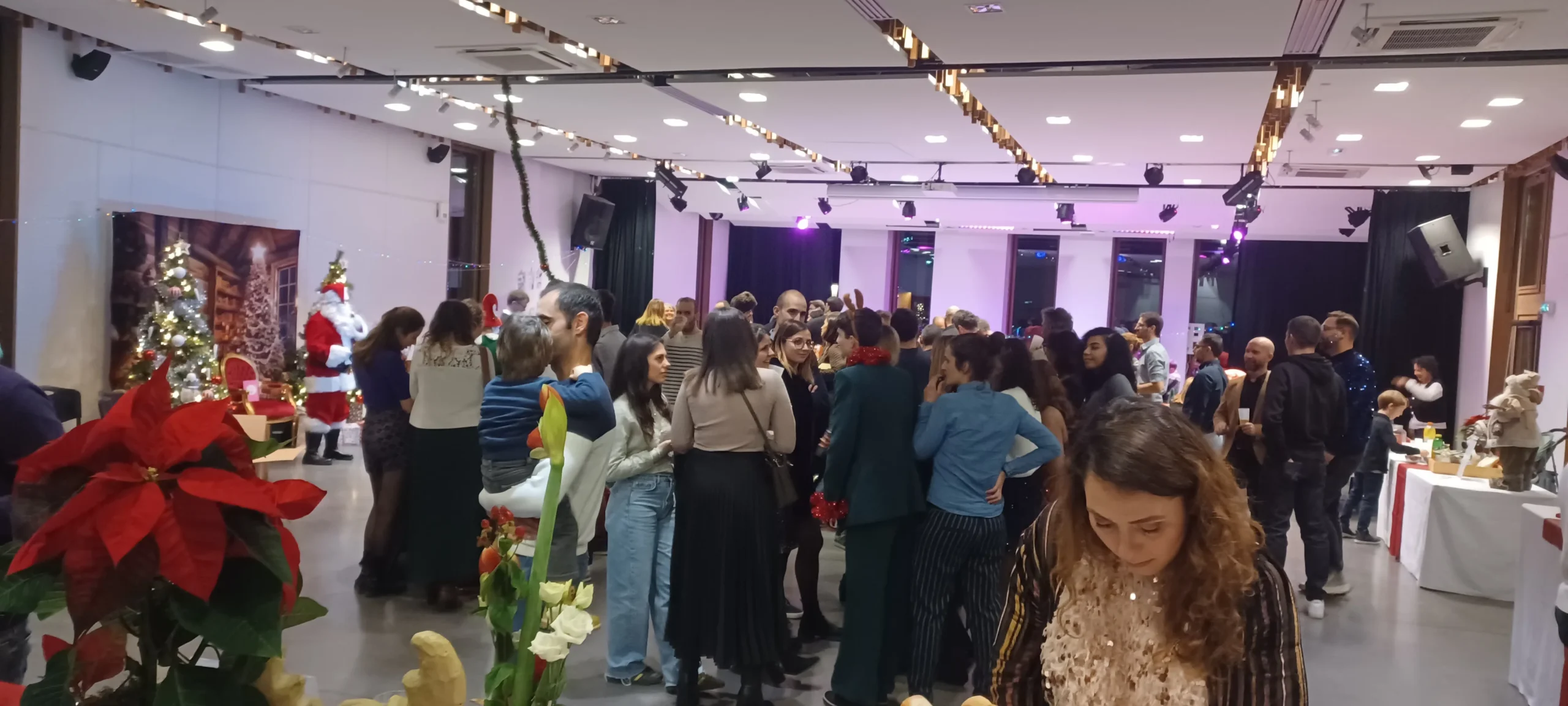 Mime entreprise Trois-Rivières soirée corporative dans salle patrimoniale éclairée · INNOV'events