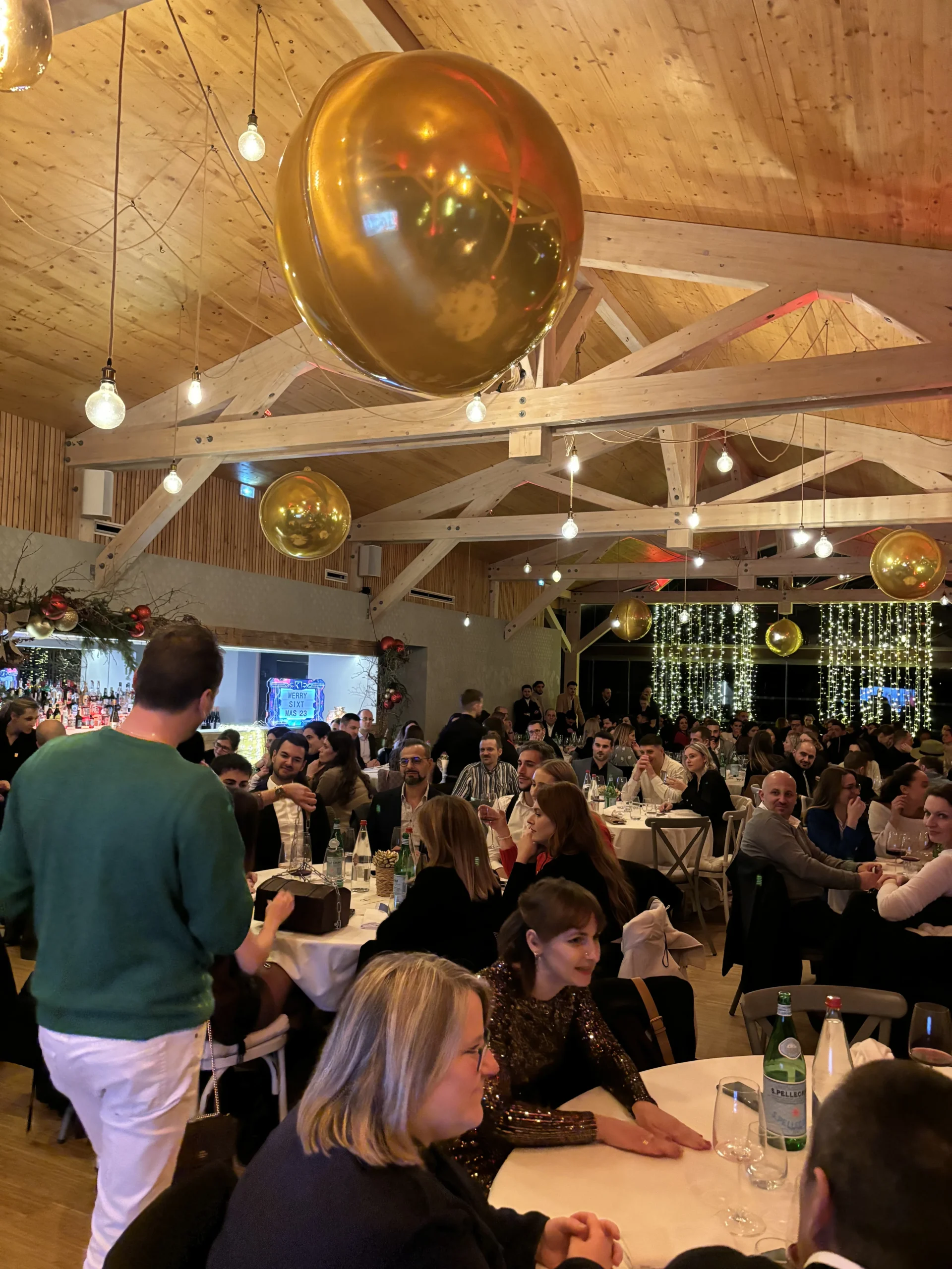 Corporate Christmas party Trois-Rivieres festive entertainment, employees · INNOV'events
