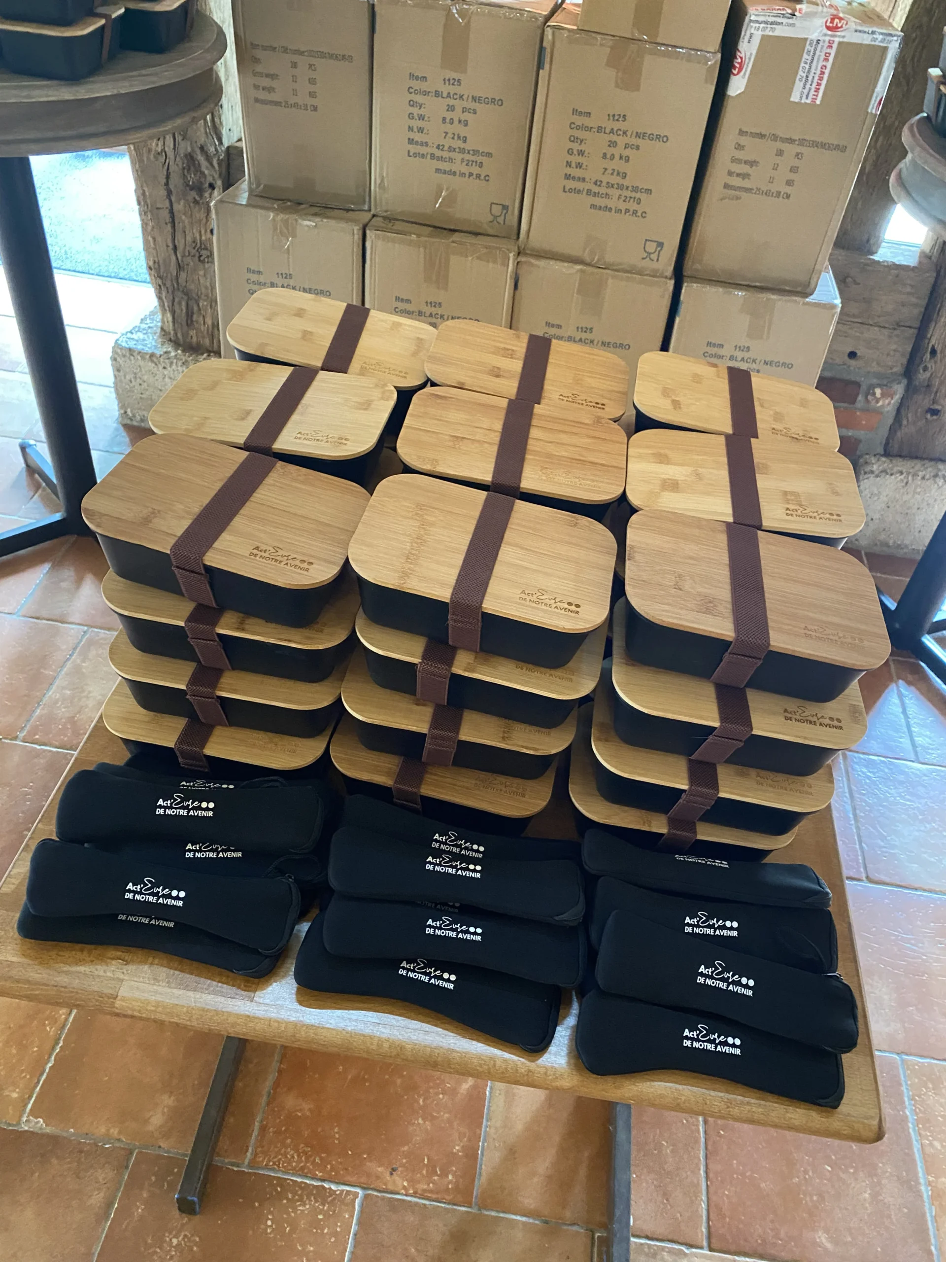 Corporate promotional products Laval awards evening in event hall · INNOV'events
