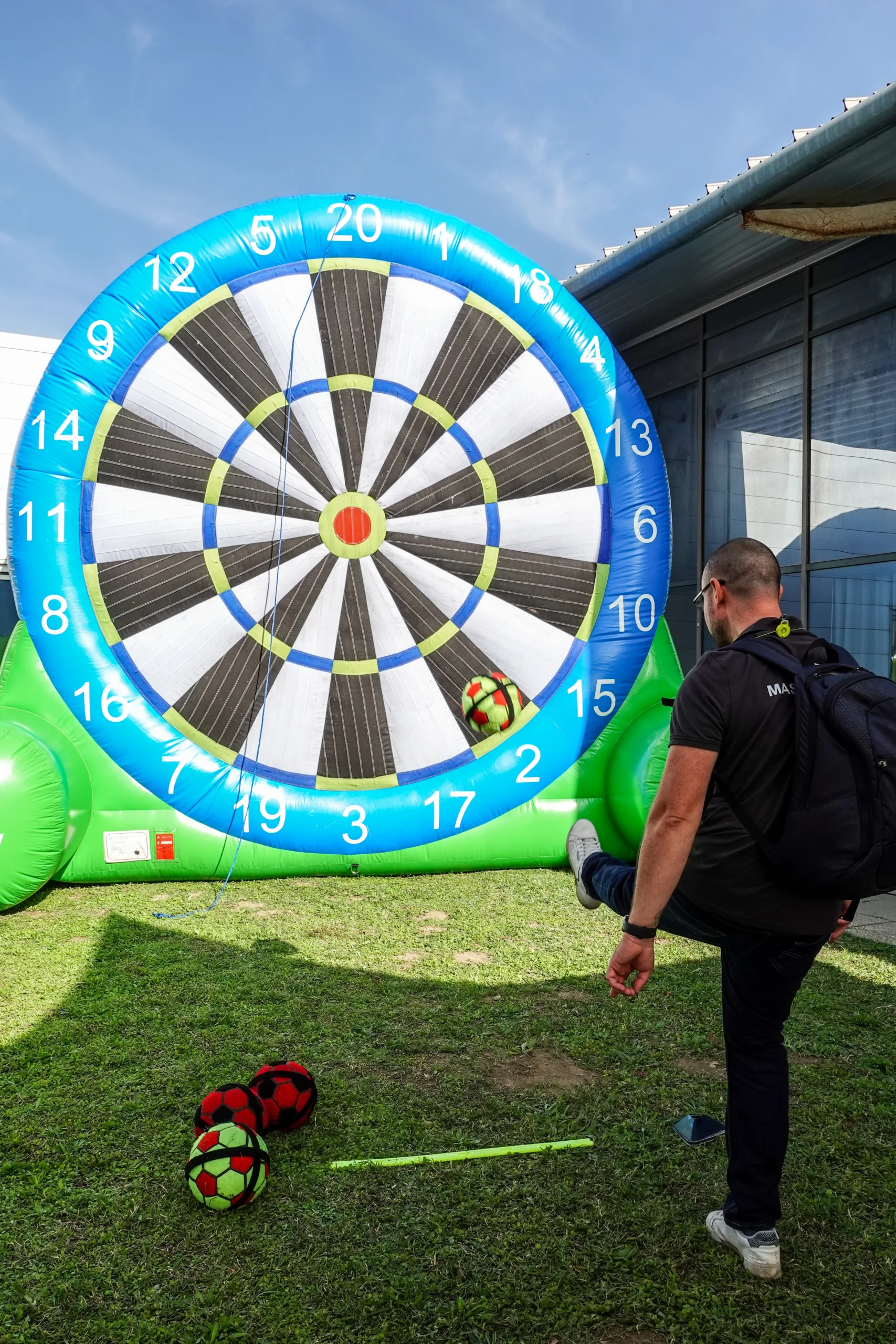 Jeux géants Trois-Rivières équipes en extérieur parc portuaire · INNOV'events