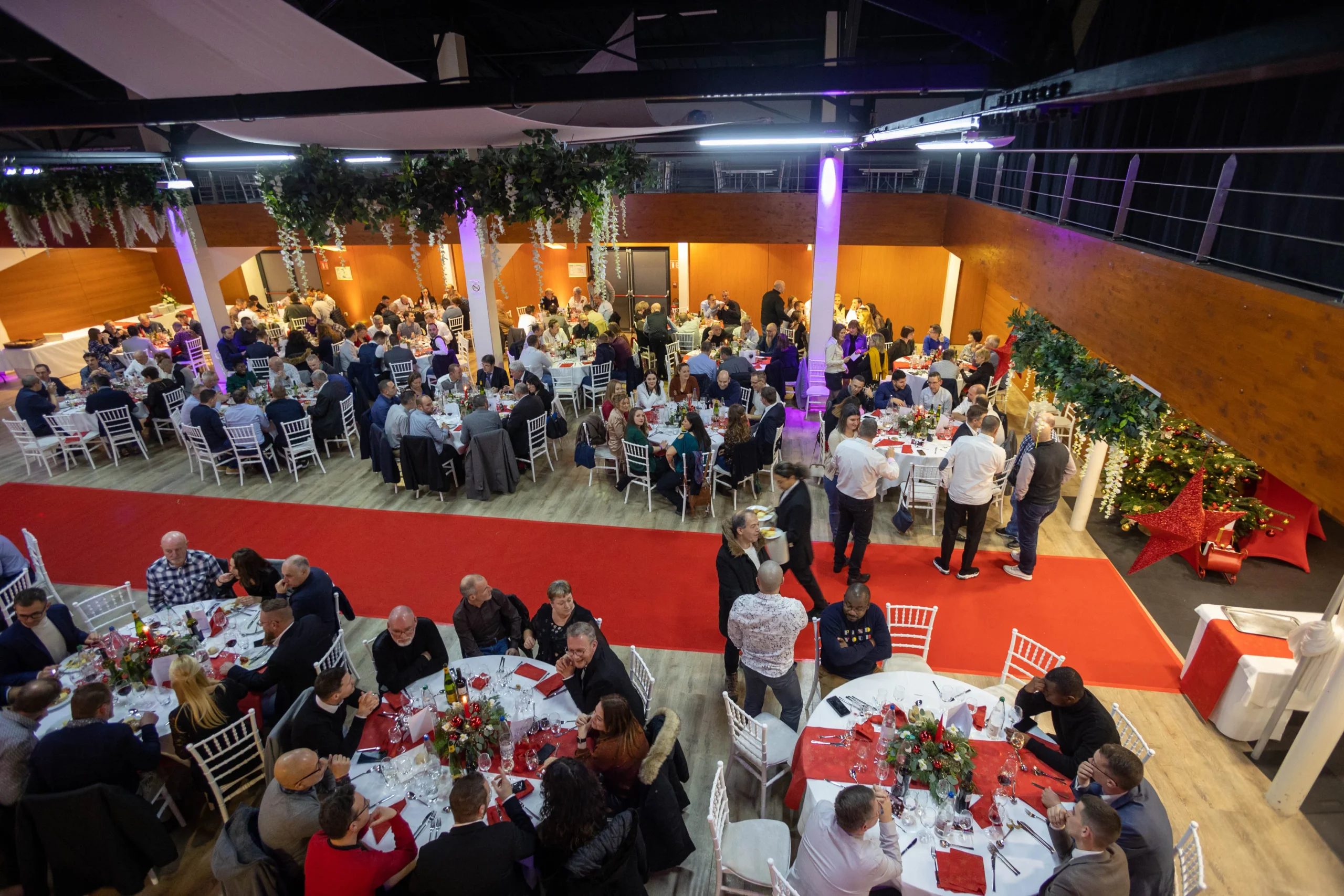 Corporate scenography Laval brand signage and architectural lighting · INNOV'events event management