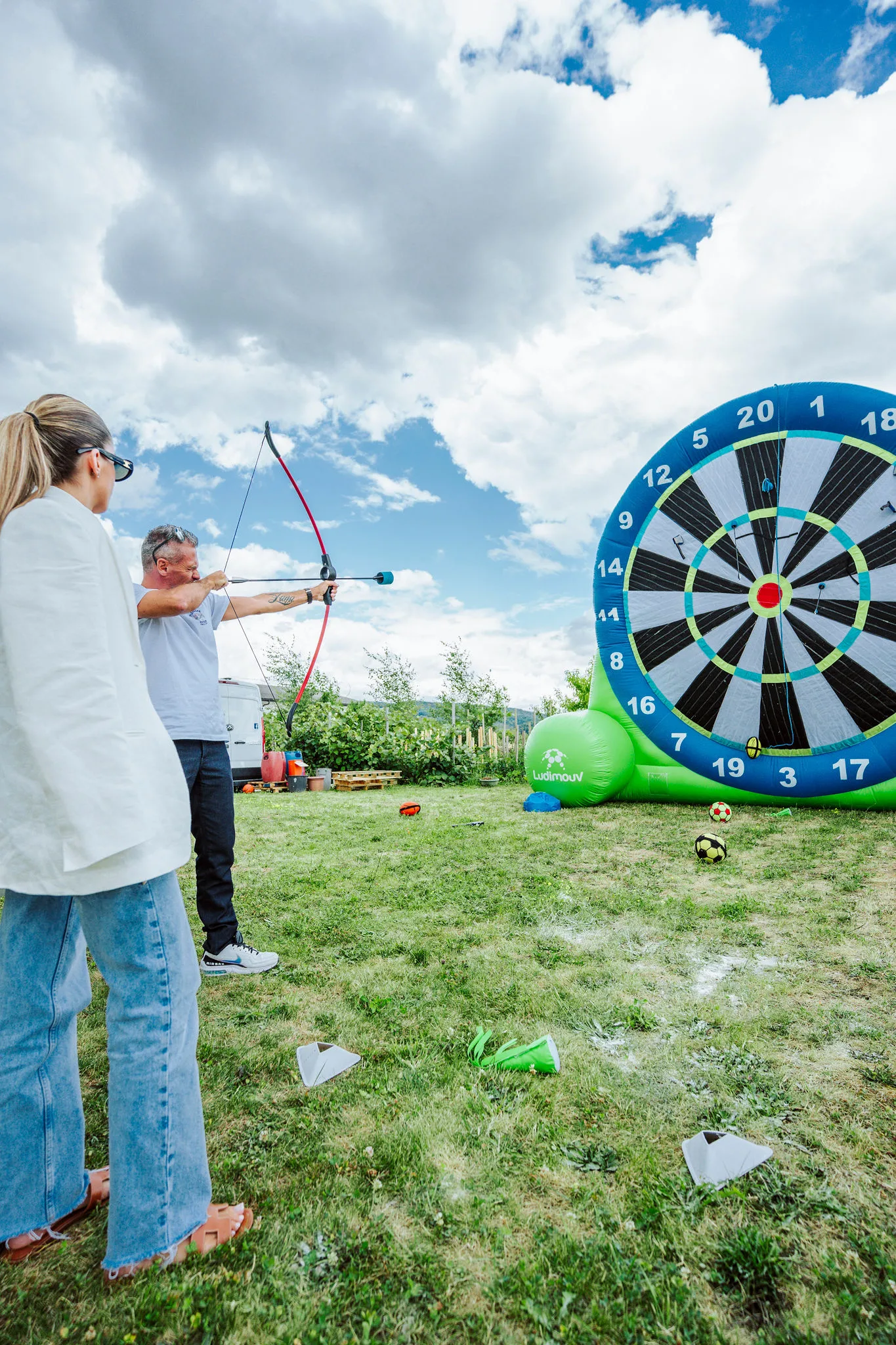 Sports challenge Laval archery station rotation large group Île Jésus · INNOV'events