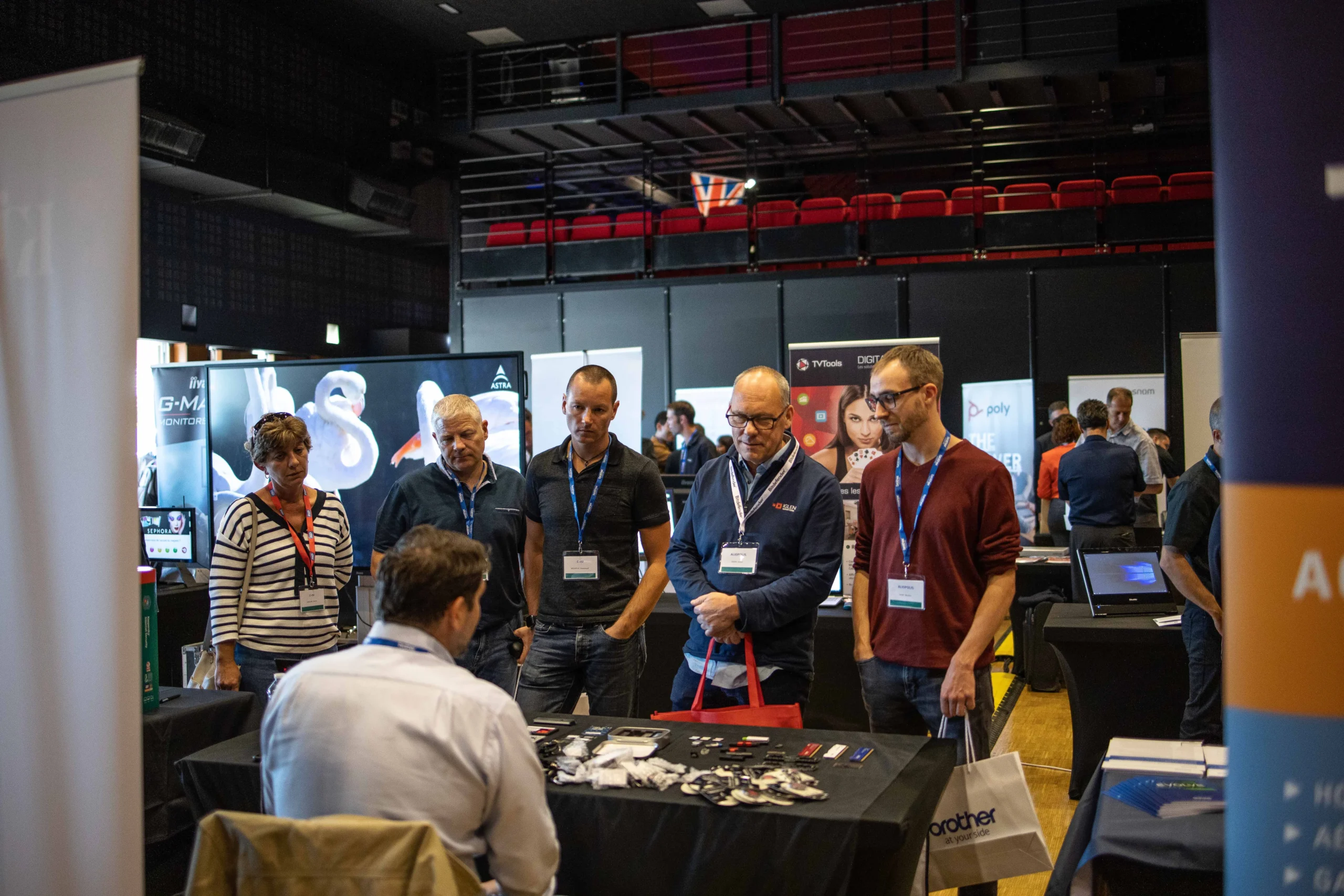 Kiosque événementiel en salle animation de kiosque Laval · INNOV'events