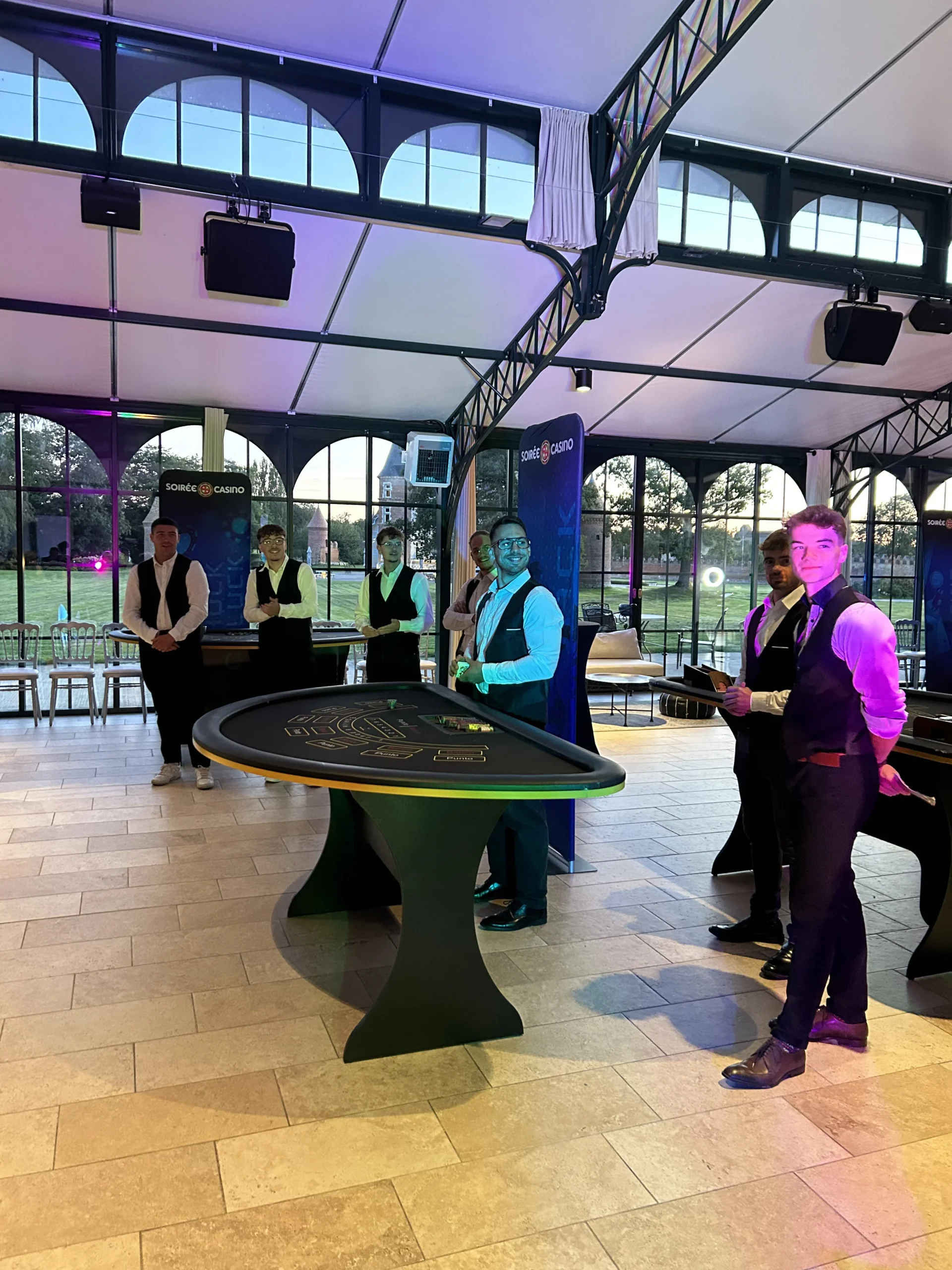 Casino gala dinner corporate casino night Montreal gaming table scenic lighting · INNOV'events