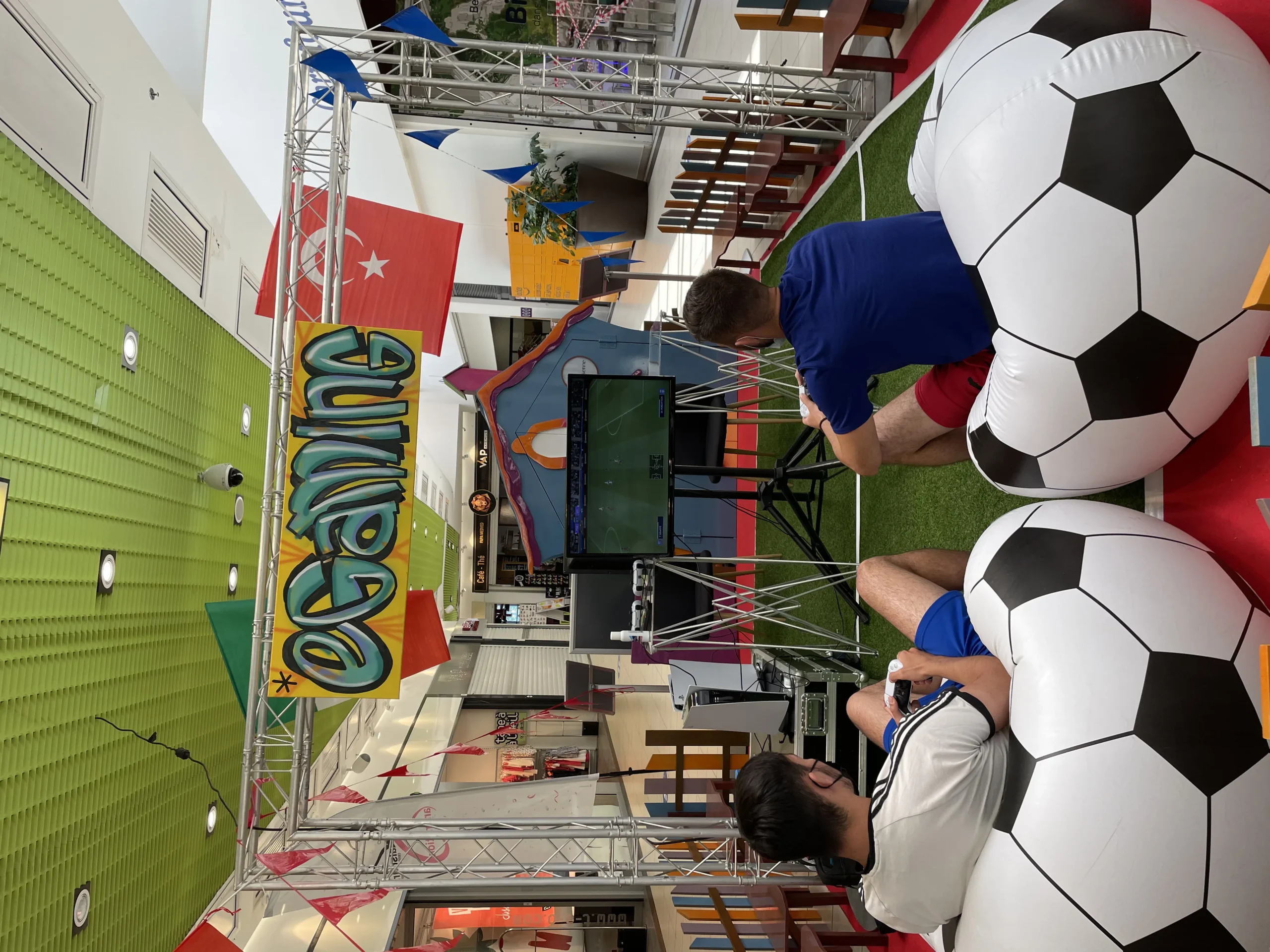 Event venue soccer simulator Laval view Rivière-des-Mille-Îles · INNOV'events