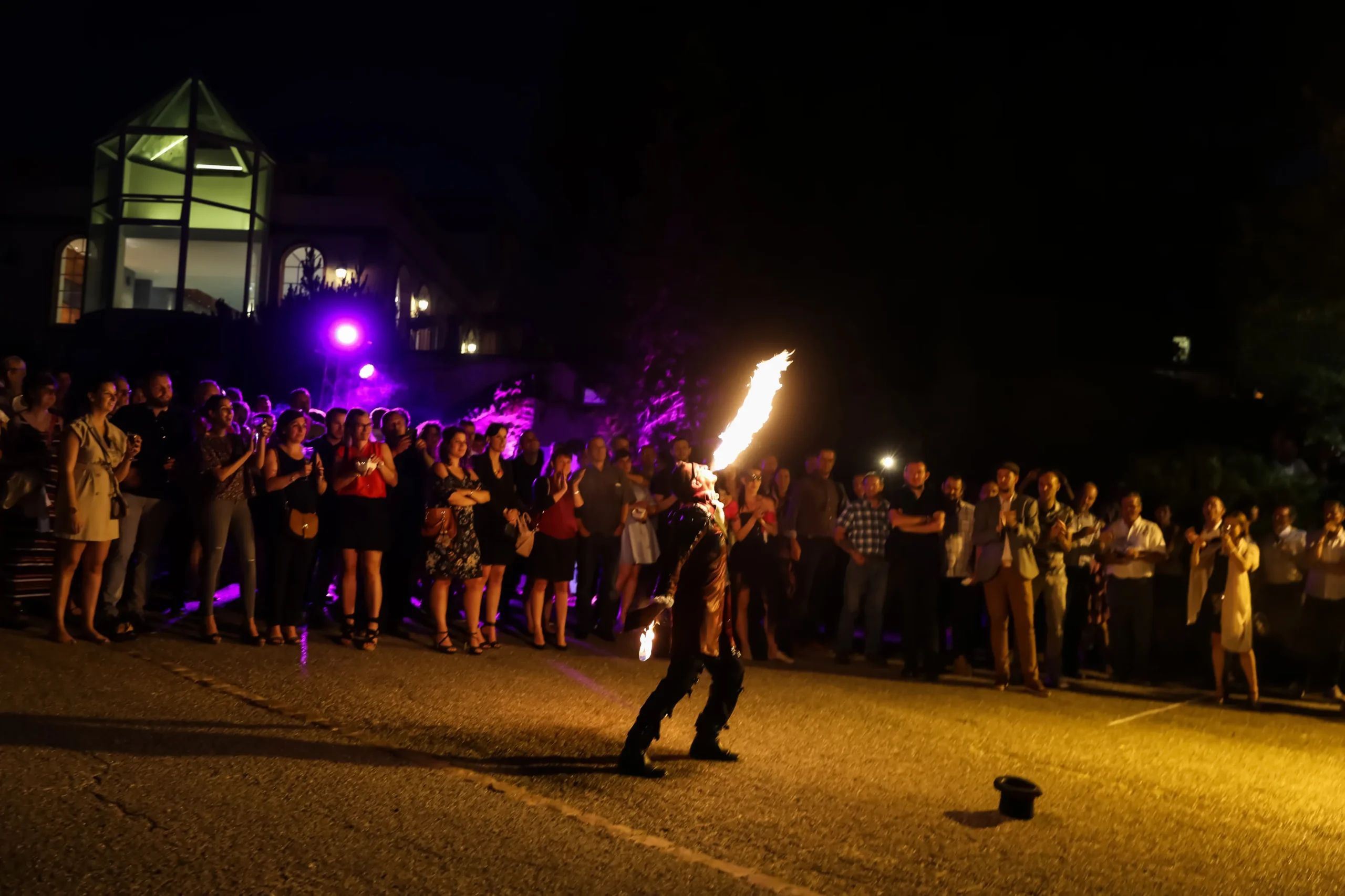 Dégustation produits locaux fête corporative Montréal tables dressées en plein air · INNOV'events