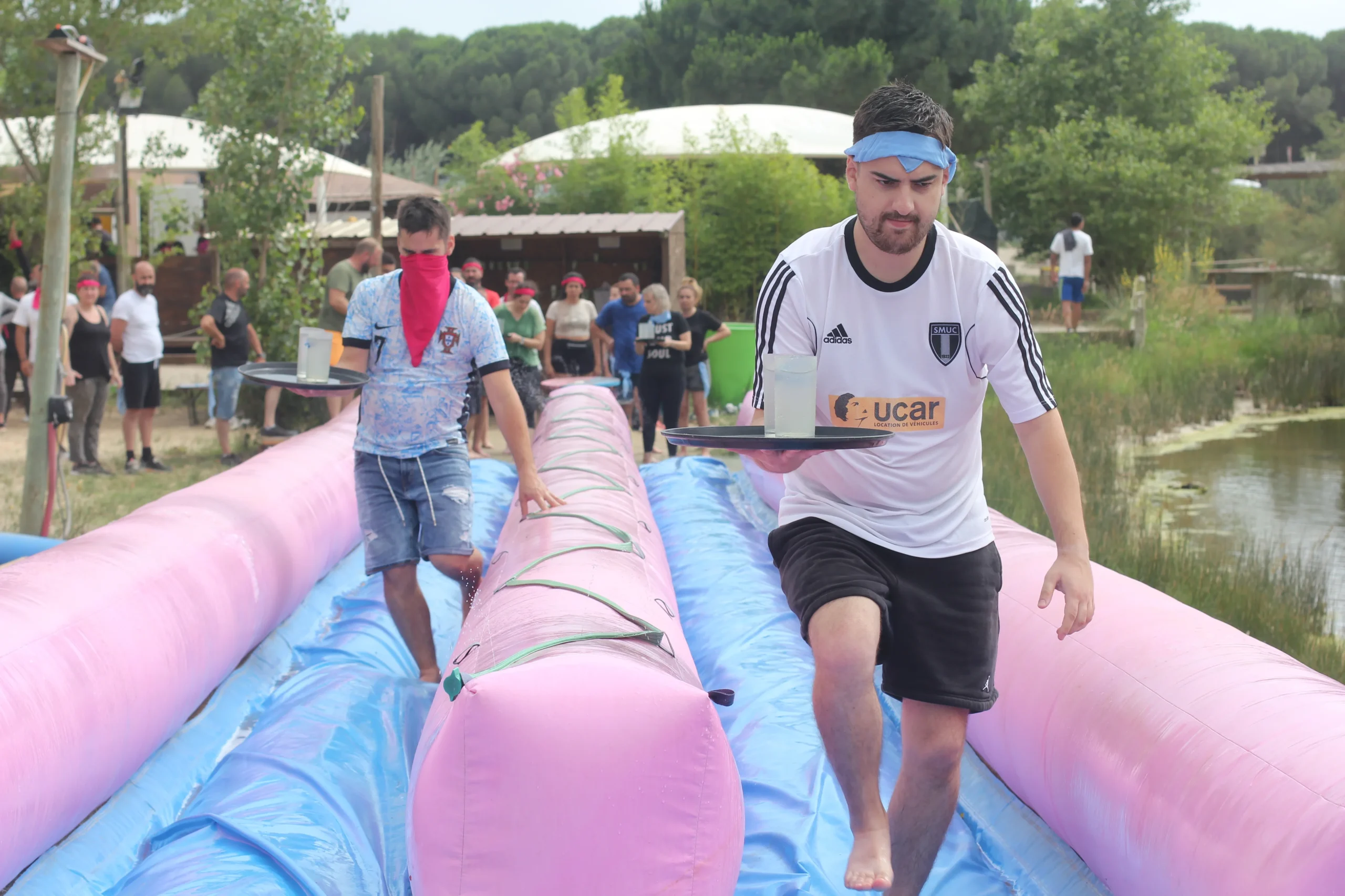 Competitive obstacle course inflatable games Laval outdoor teams · INNOV'events