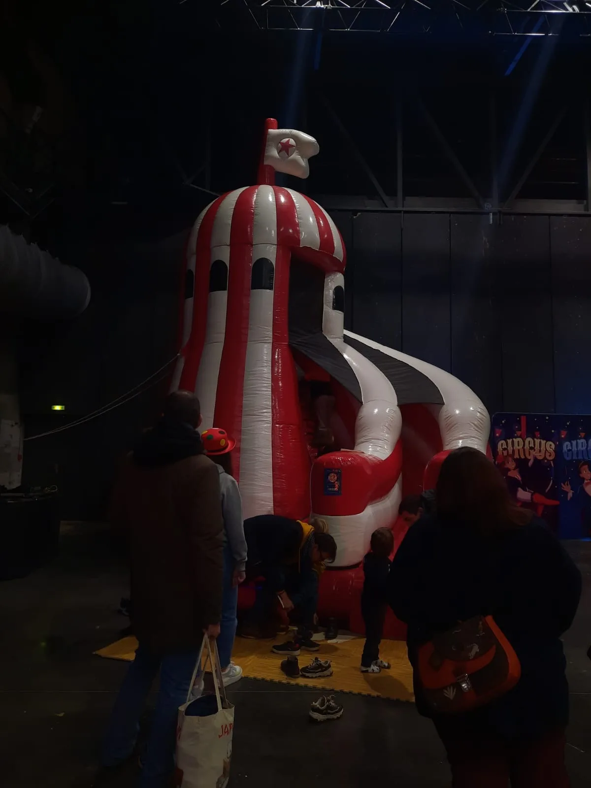 inflatable games Laval children outdoors green lawn Île Jésus · INNOV'events