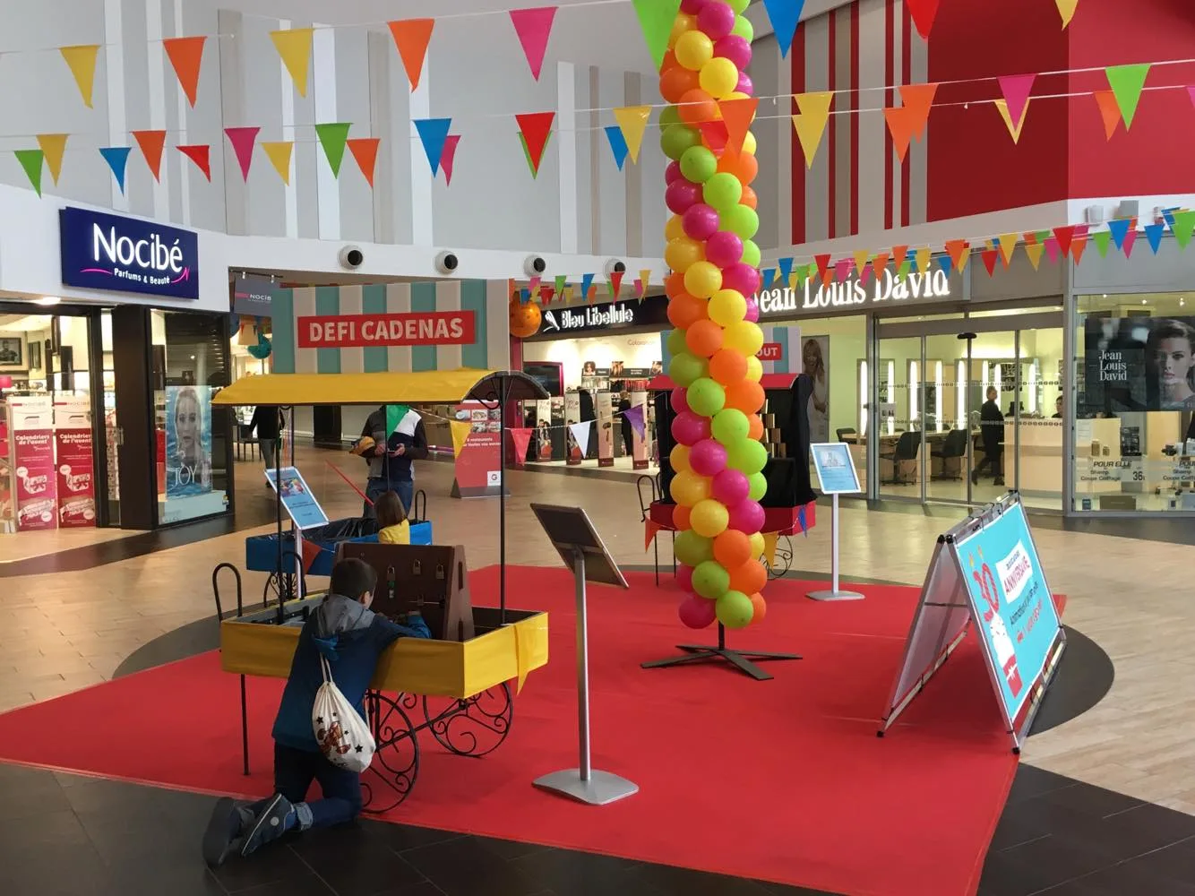 Photobooth brand activation shopping mall Plateau-Mont-Royal Montreal · INNOV'events