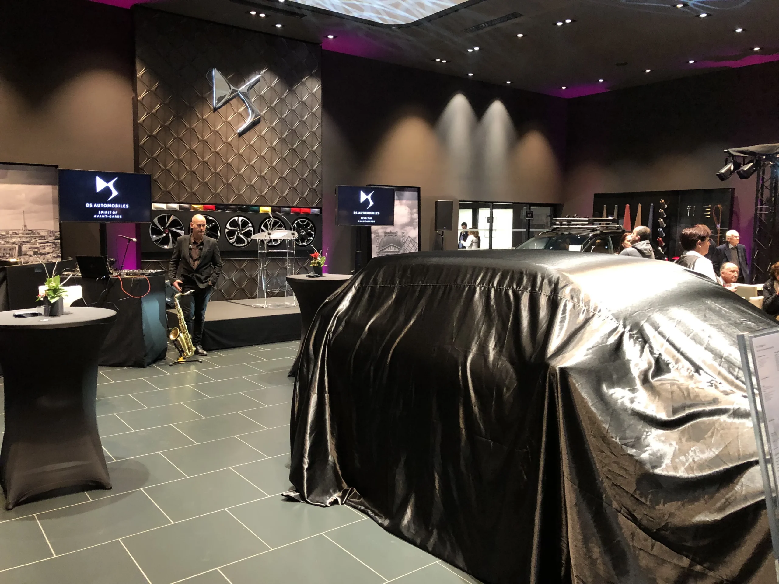 Product launch in Quebec outdoor stage at the Plains of Abraham at sunset · INNOV'events event management