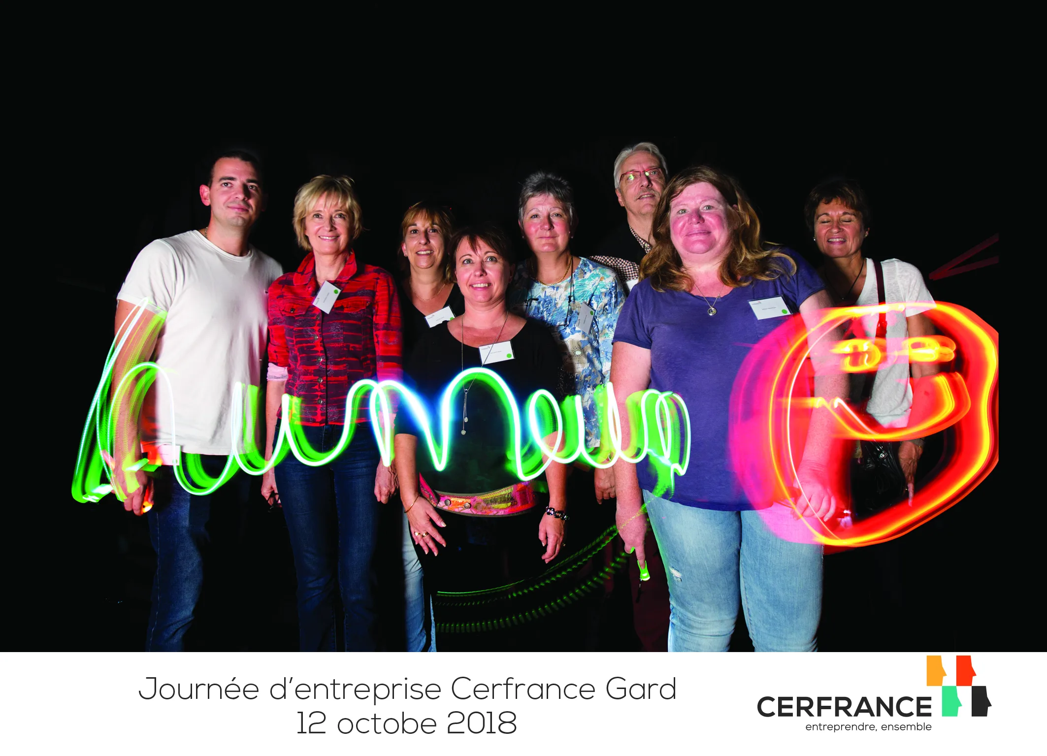 Corporate light painting in Montreal teams in action inside a Mile End studio · INNOV'events