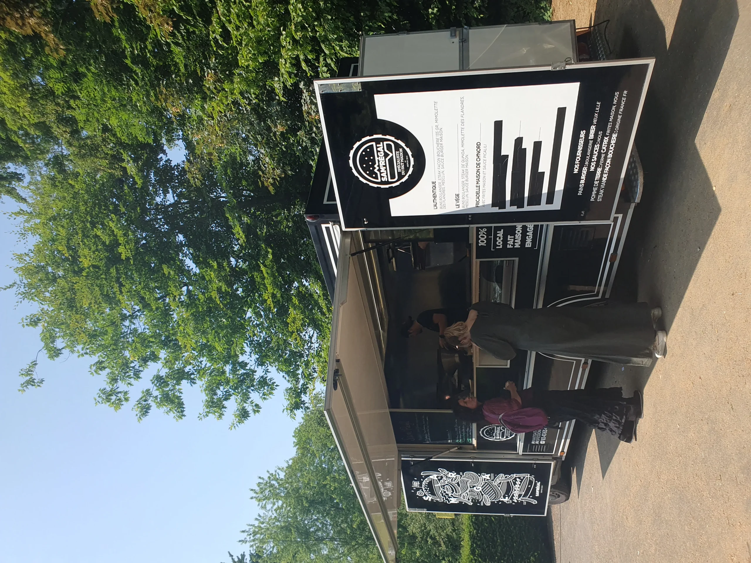 5 à 7 corporatif camion de cuisine Trois-Rivières soirée stationnement · INNOV'events
