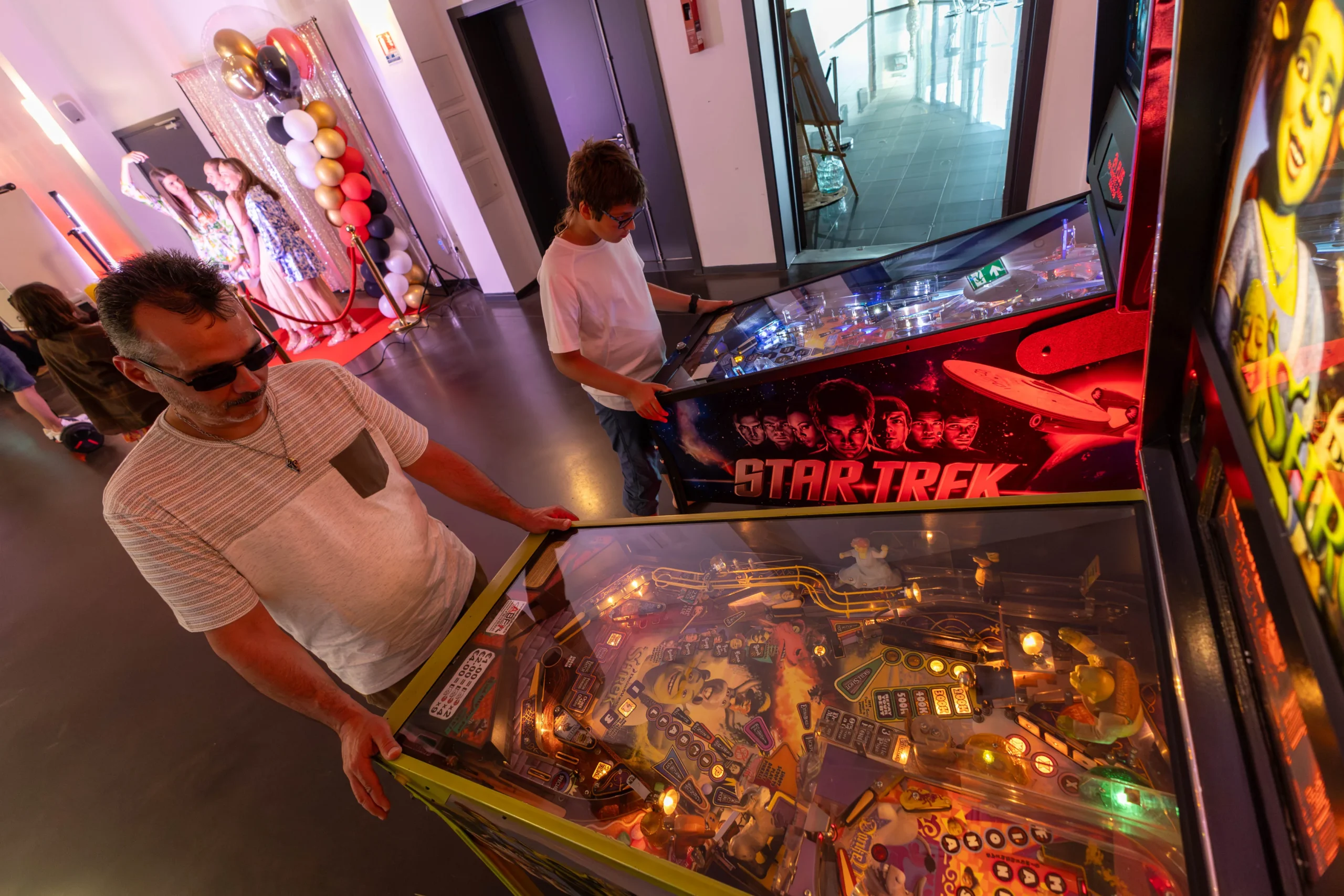 Corporate arcade tournament Laval mixed teams in competition · INNOV'events