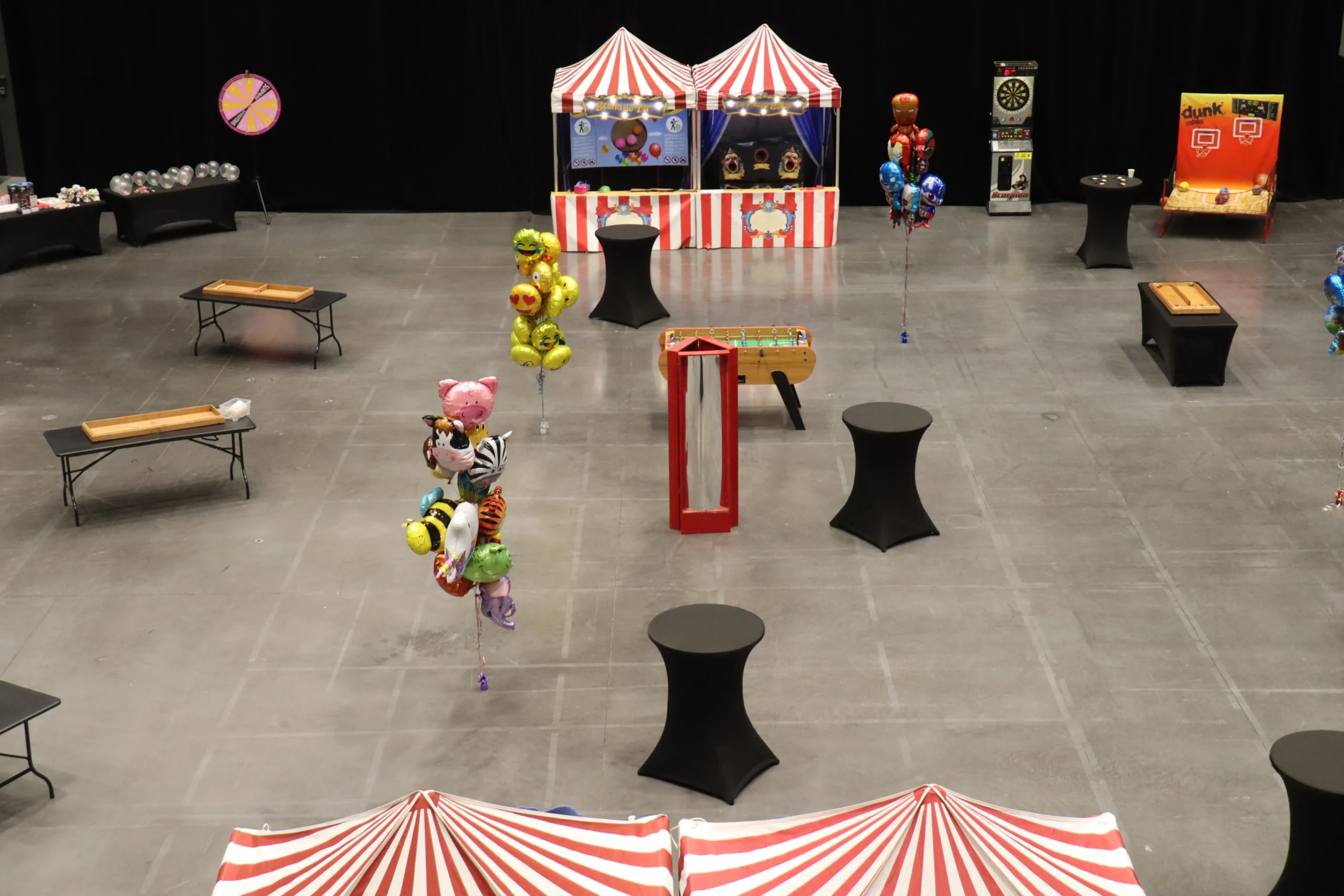 Corporate fair in Quebec with inflatable rides on the Plaines d'Abraham · INNOV'events event planning