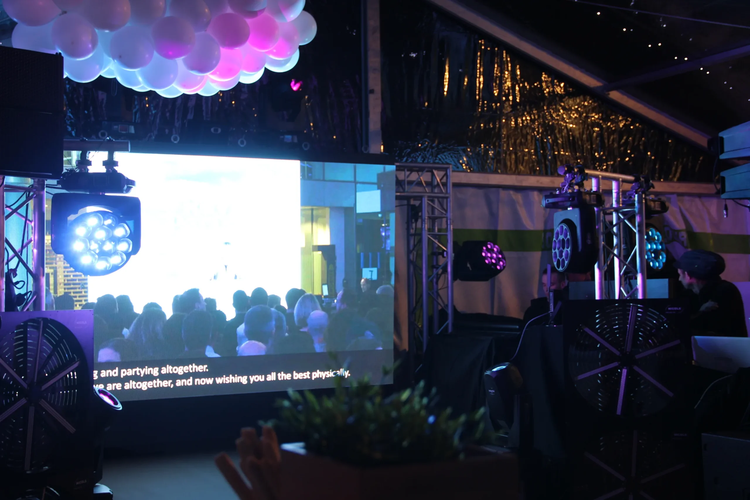 Audiovisual production Laval large-format video projection conference room · INNOV'events