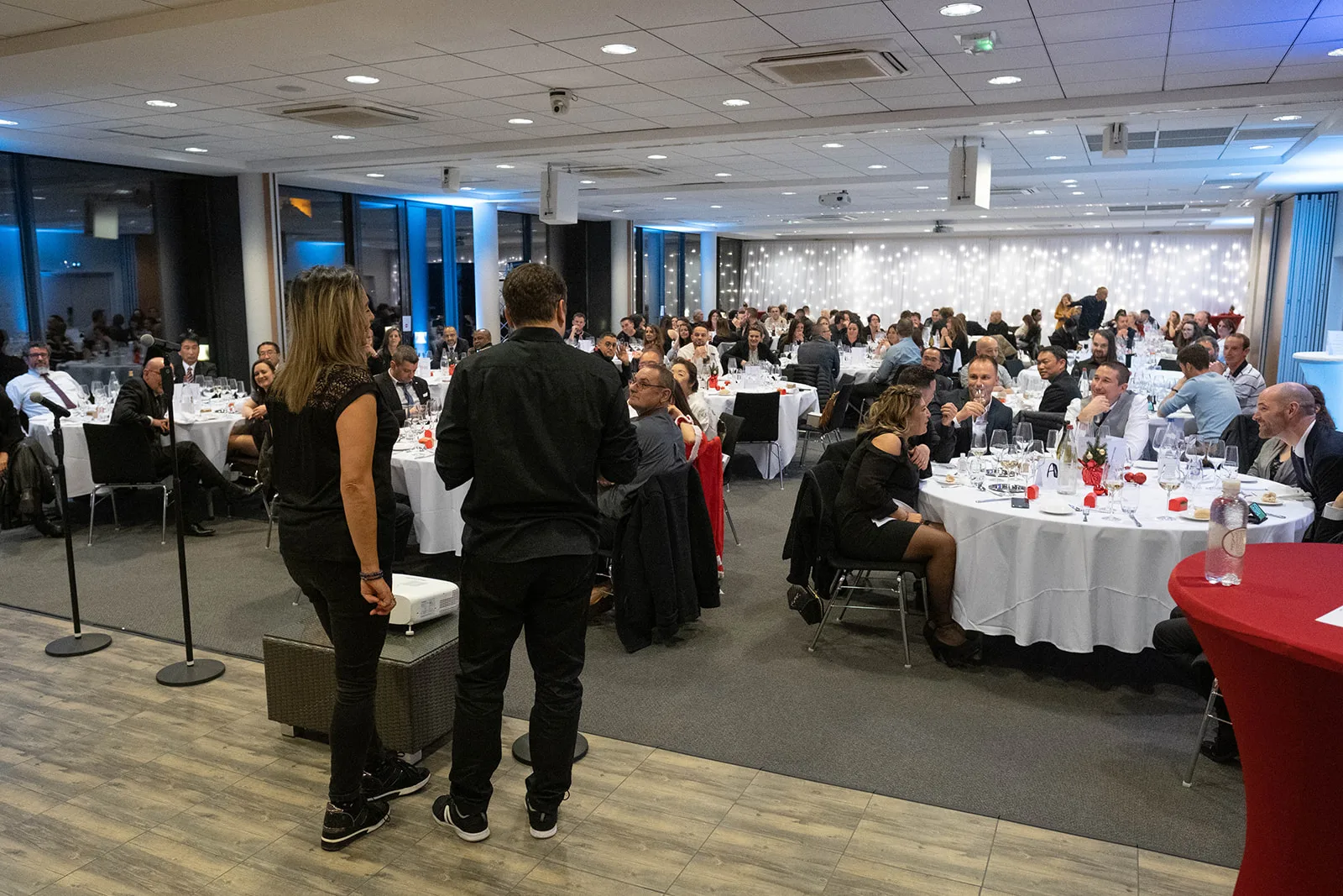 Lieu événementiel dîner d'équipe Québec vue Saint-Laurent depuis terrasse · INNOV'events