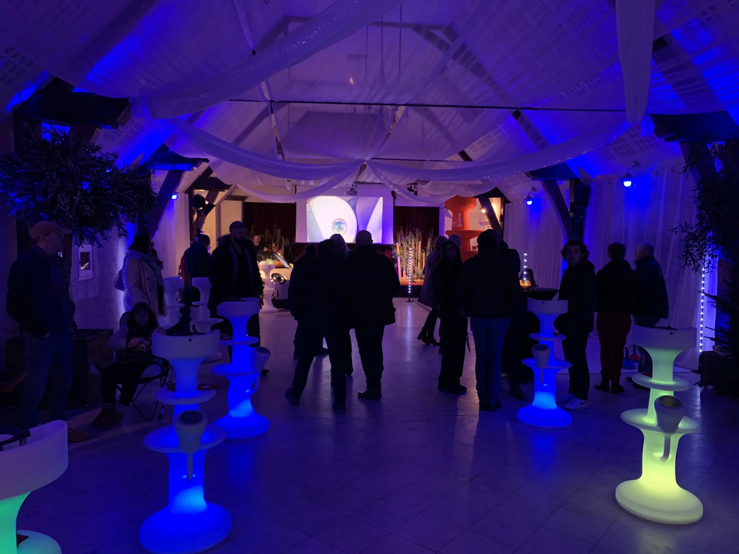 Illuminated tables and backlit counters Laval product launch · INNOV'events event management