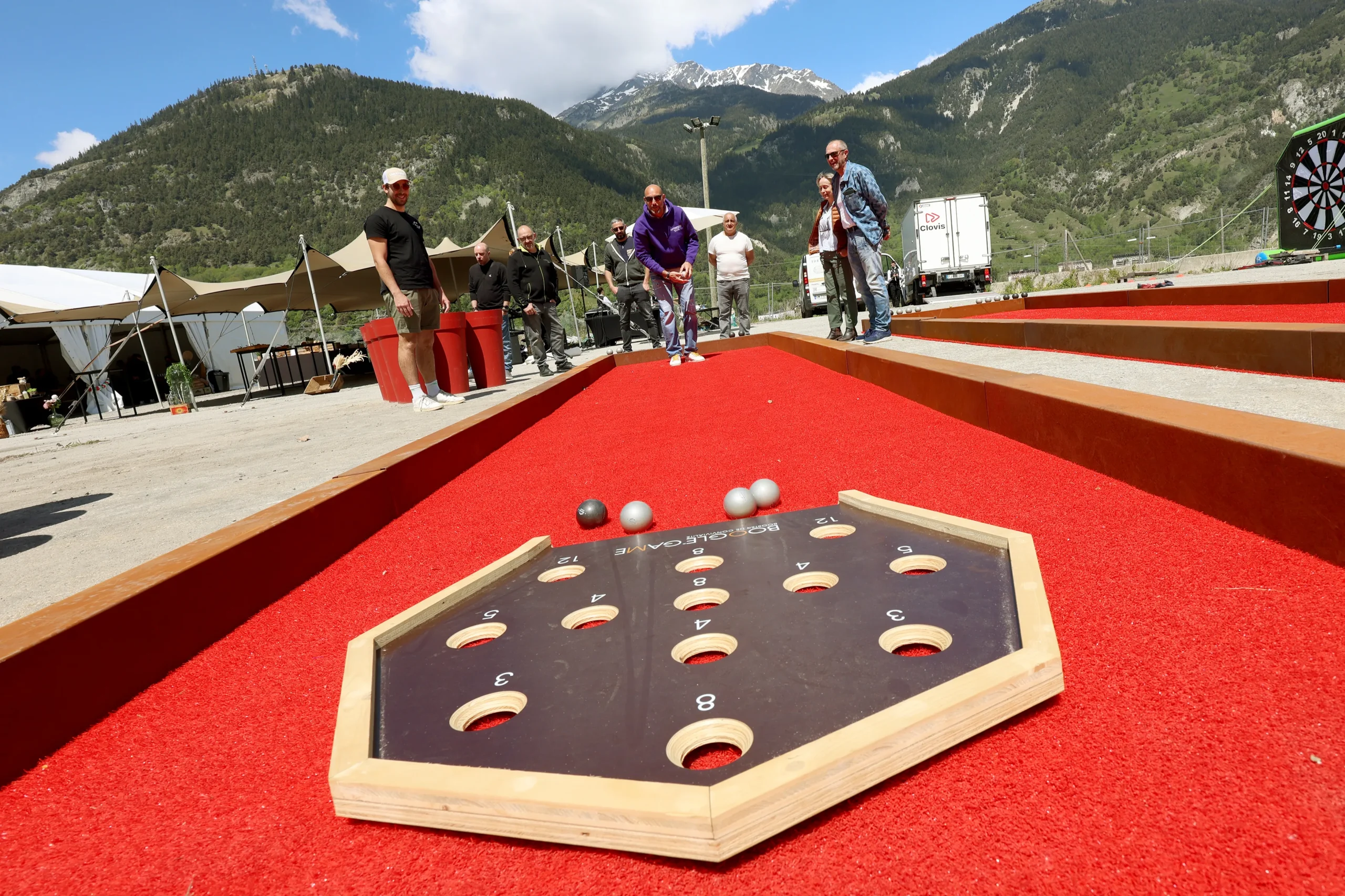Jeux géants grande jauge défi sportif Trois-Rivières 400 participants terrain extérieur · INNOV'events