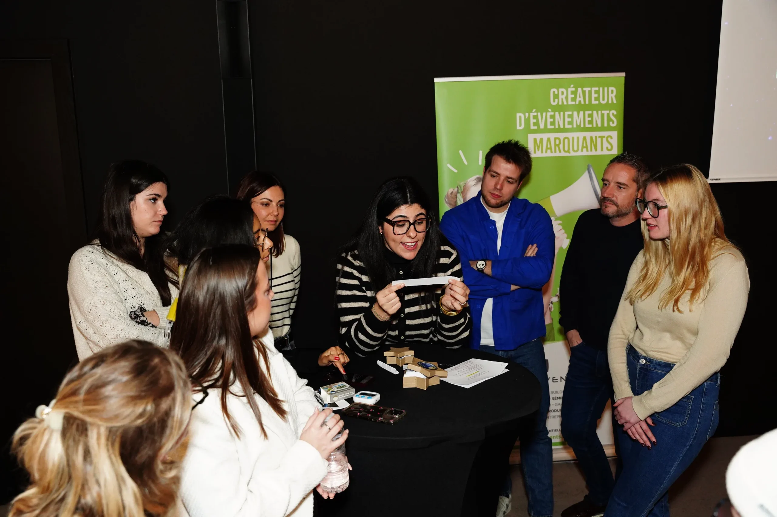 Animation colorimétrie Québec groupe employés palettes de teintes Centre des congrès · INNOV'events