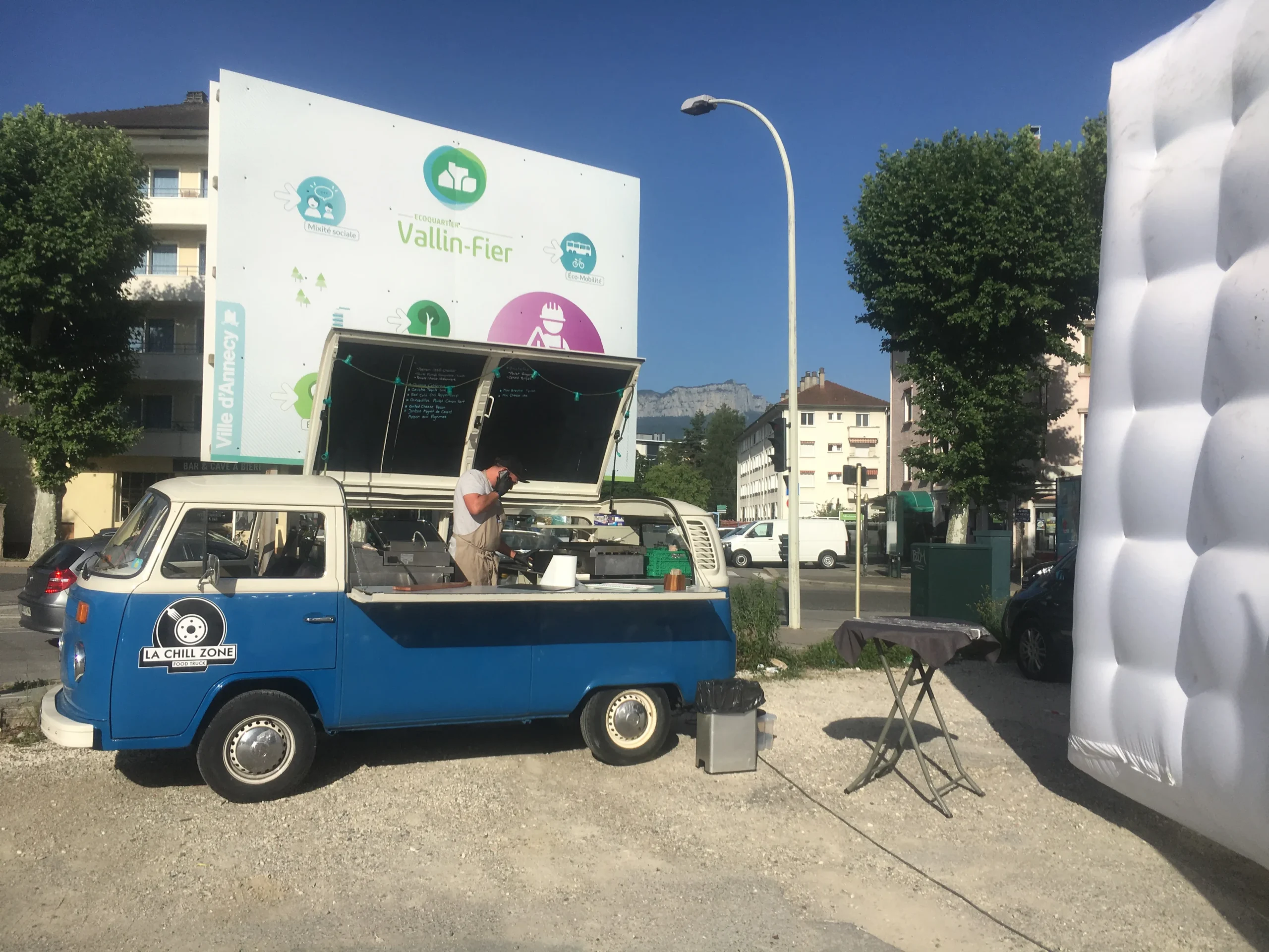 Tournée promotionnelle nationale Montréal kiosque place Jacques-Cartier équipes terrain · INNOV'events