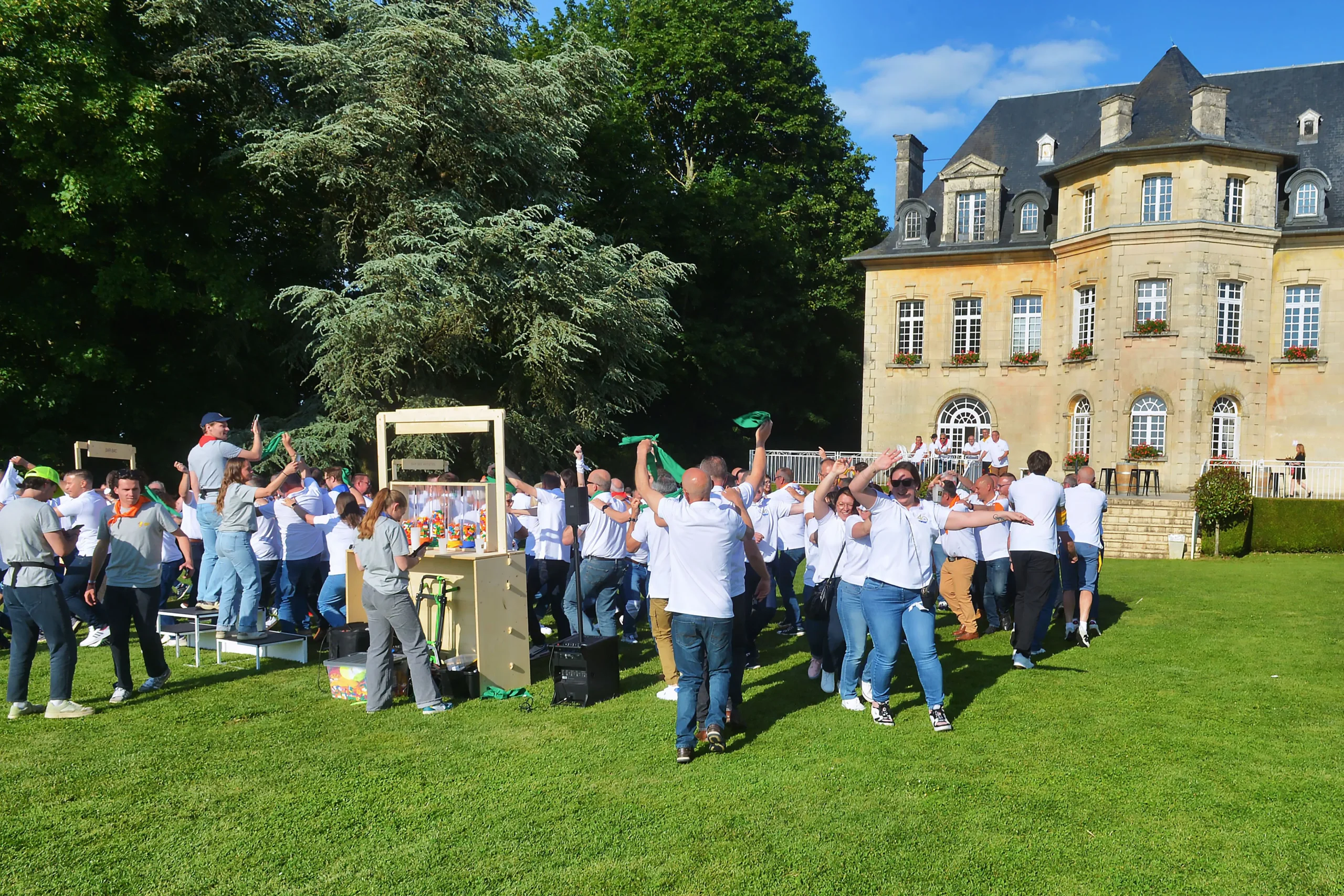 Animation défi géant tentative de record mondial Trois-Rivières automne · INNOV'events