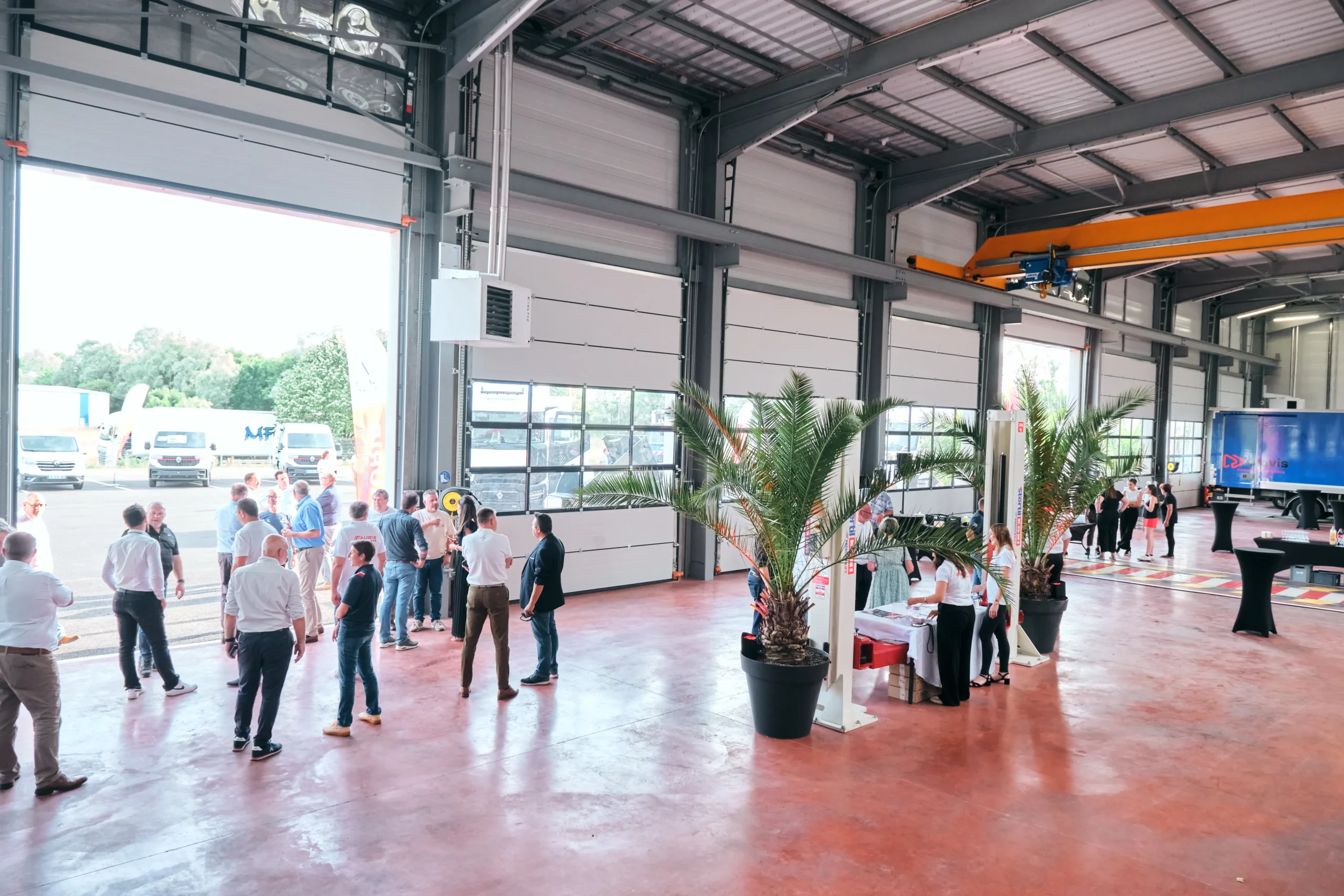 journée portes ouvertes Laval zone démonstration intérieure équipe · INNOV'events