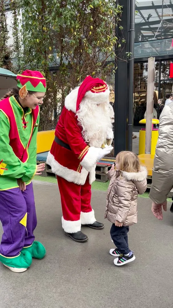Family afternoon corporate Santa Laval festive hall children reception · INNOV'events