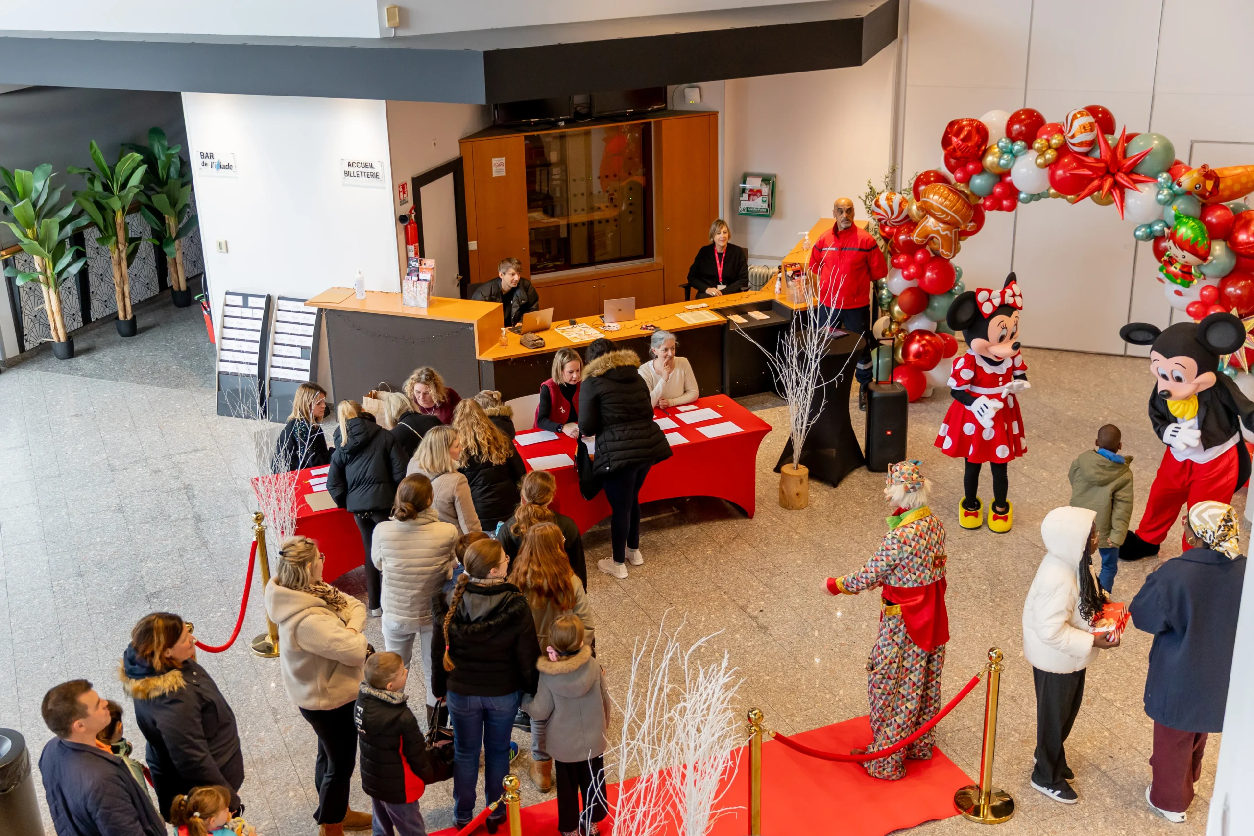 Corporate event Laval Centropolis Christmas party families · INNOV'events event management