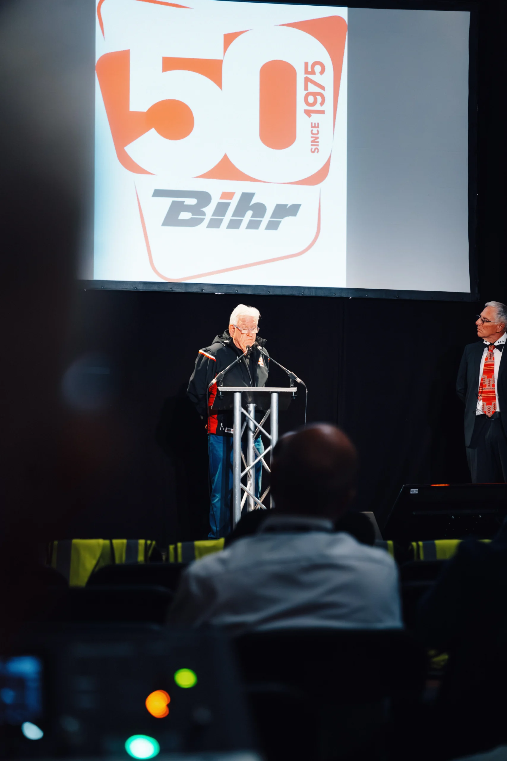 Residential corporate convention Laval plenary hall evening · INNOV'events