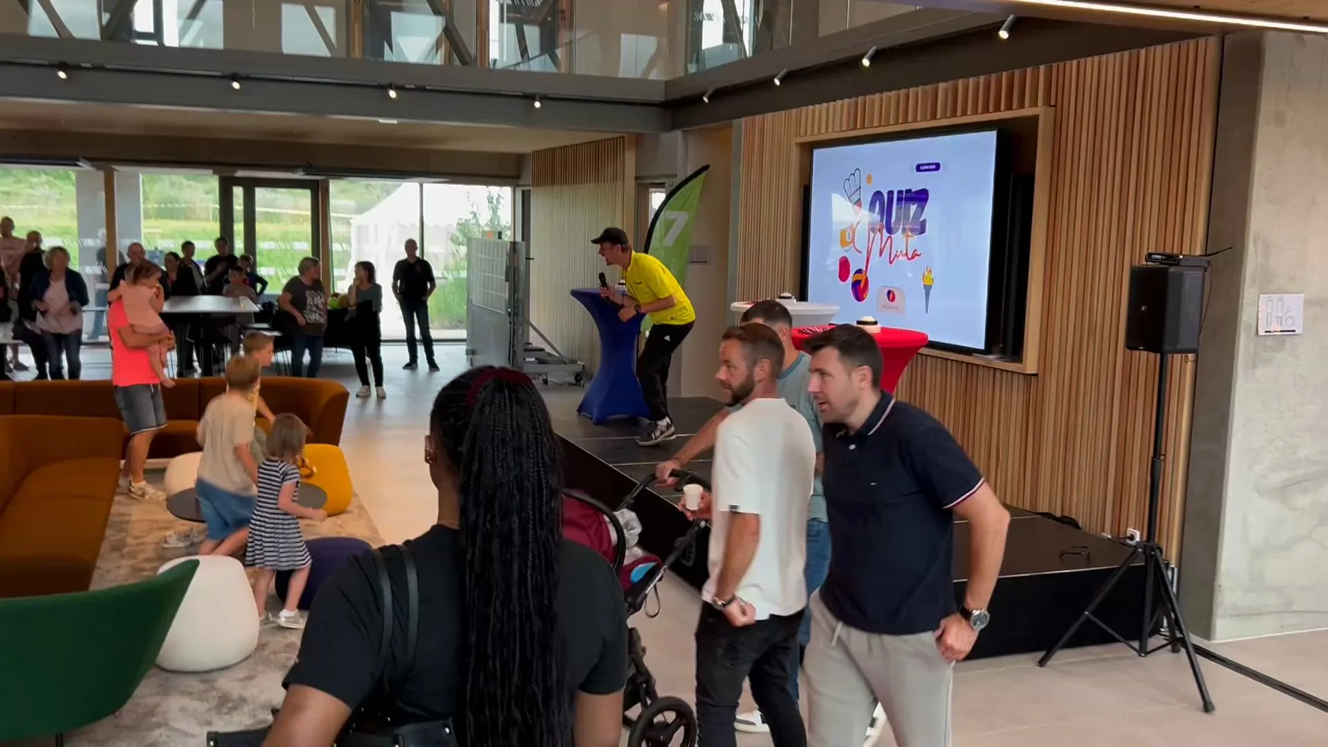 Teams competing in a corporate TV-style event on the Plaines d'Abraham in Quebec · INNOV'events event planning