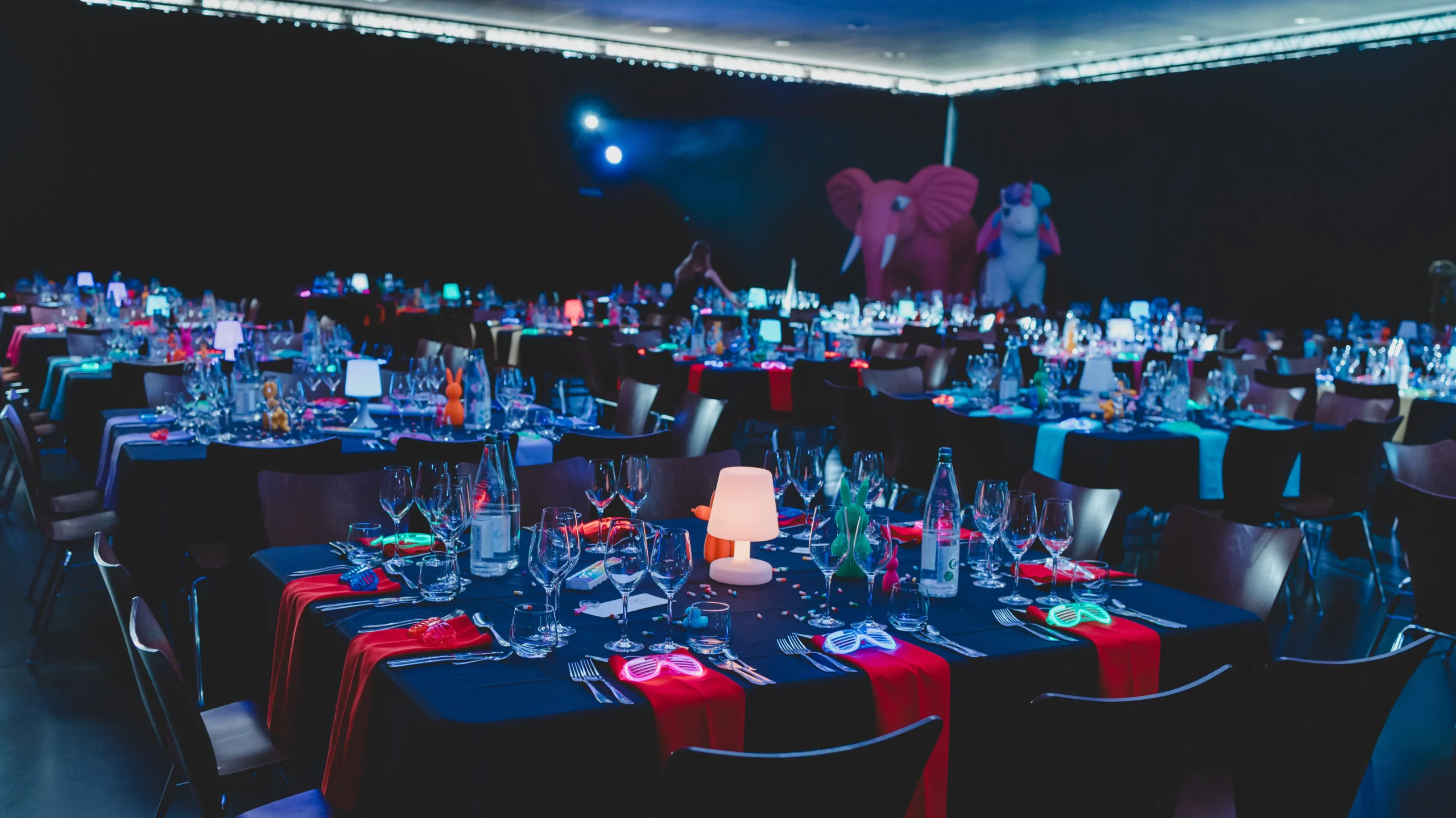 Lieu événementiel décor événementiel Trois-Rivières vue sur le Saint-Laurent soirée · INNOV'events