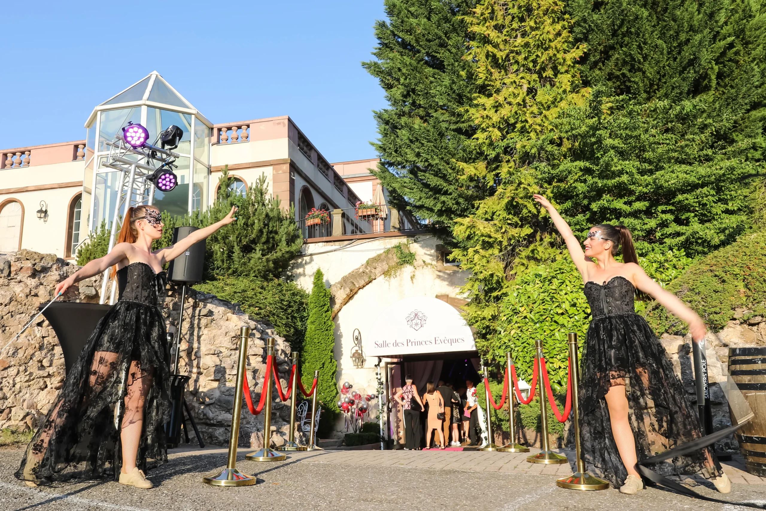 Corporate valet service in Trois-Rivieres, vehicle arrival during a gala evening · INNOV'events