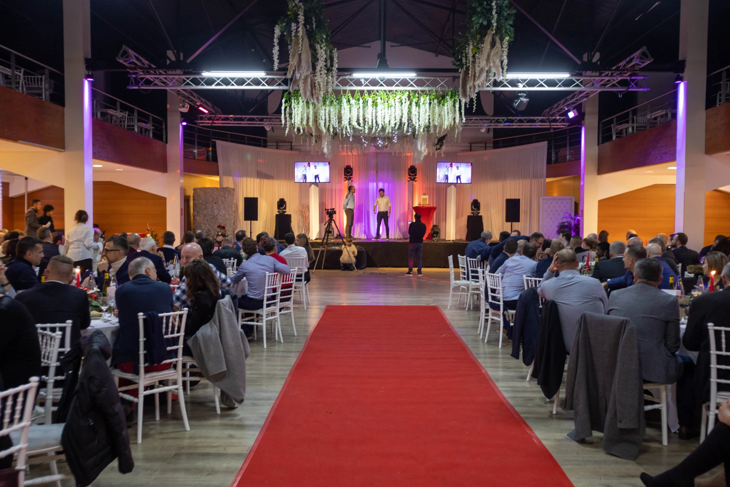 Cocktail cérémonie des vœux entreprise Montréal Quartier des spectacles en soirée · INNOV'events