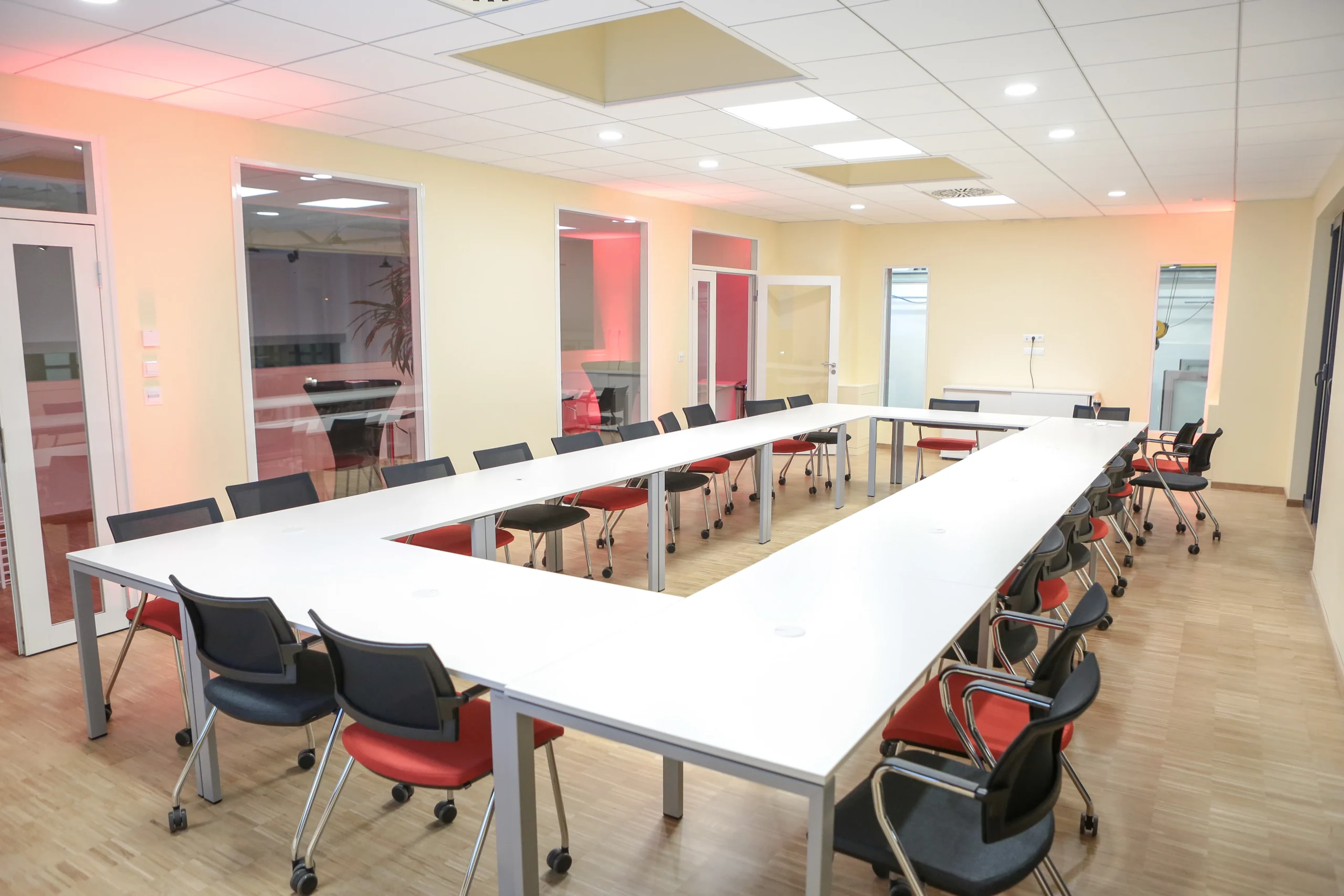 Photo booth meeting room rental Laval hotel common area · INNOV'events