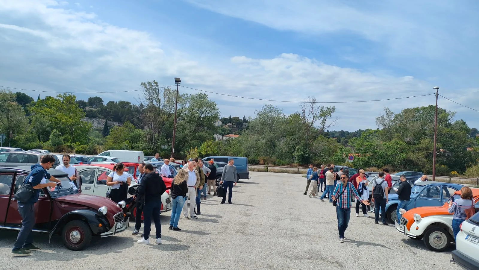 Full-day themed 2CV rally in Laval · INNOV'events