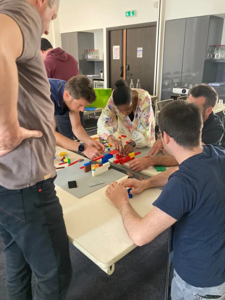 Photo booth LEGO challenge Laval trophy ceremony teams · INNOV'events