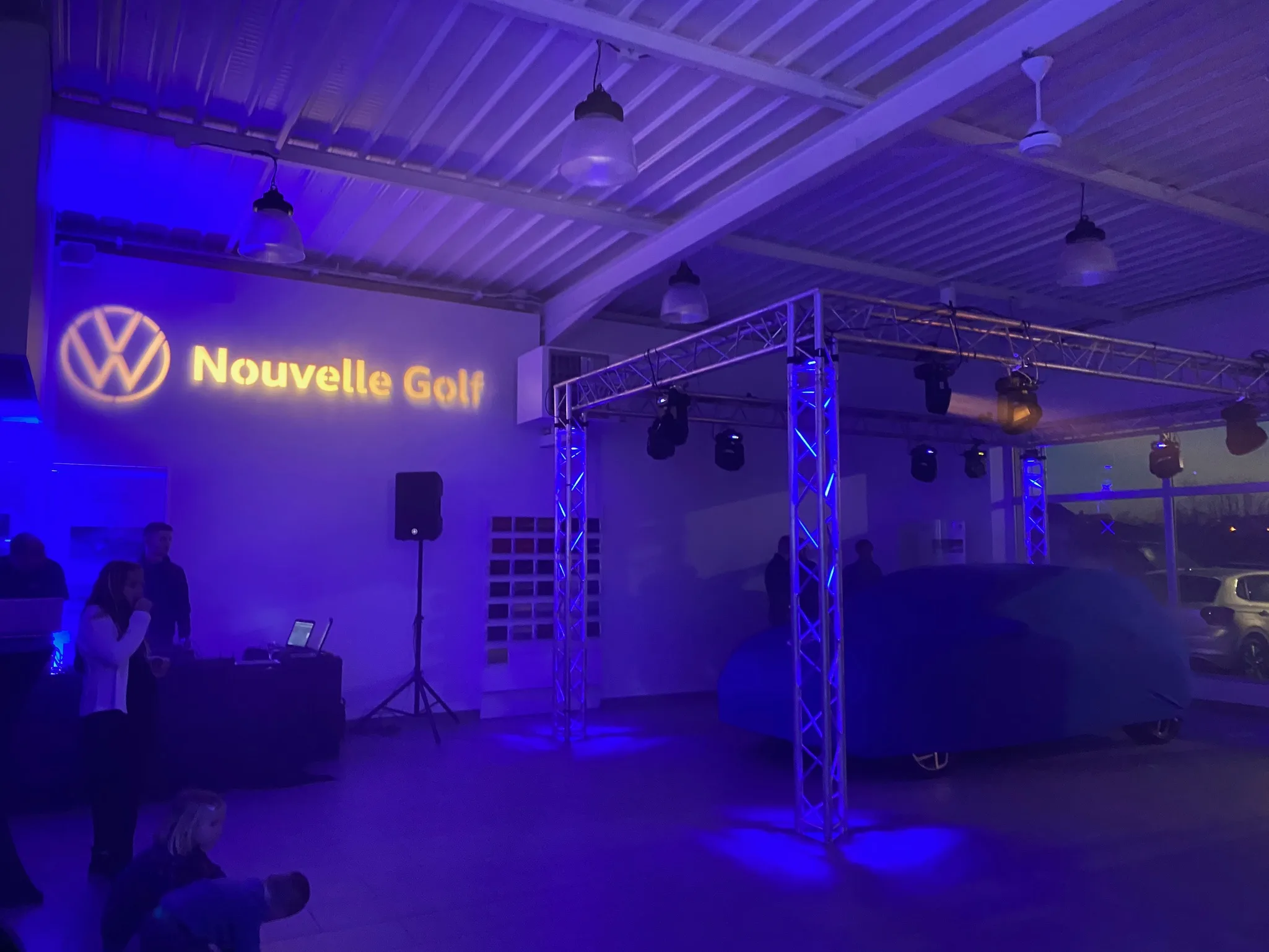 Soirée de lancement de produit dans un espace industriel converti du Mile-Ex à Montréal · INNOV'events