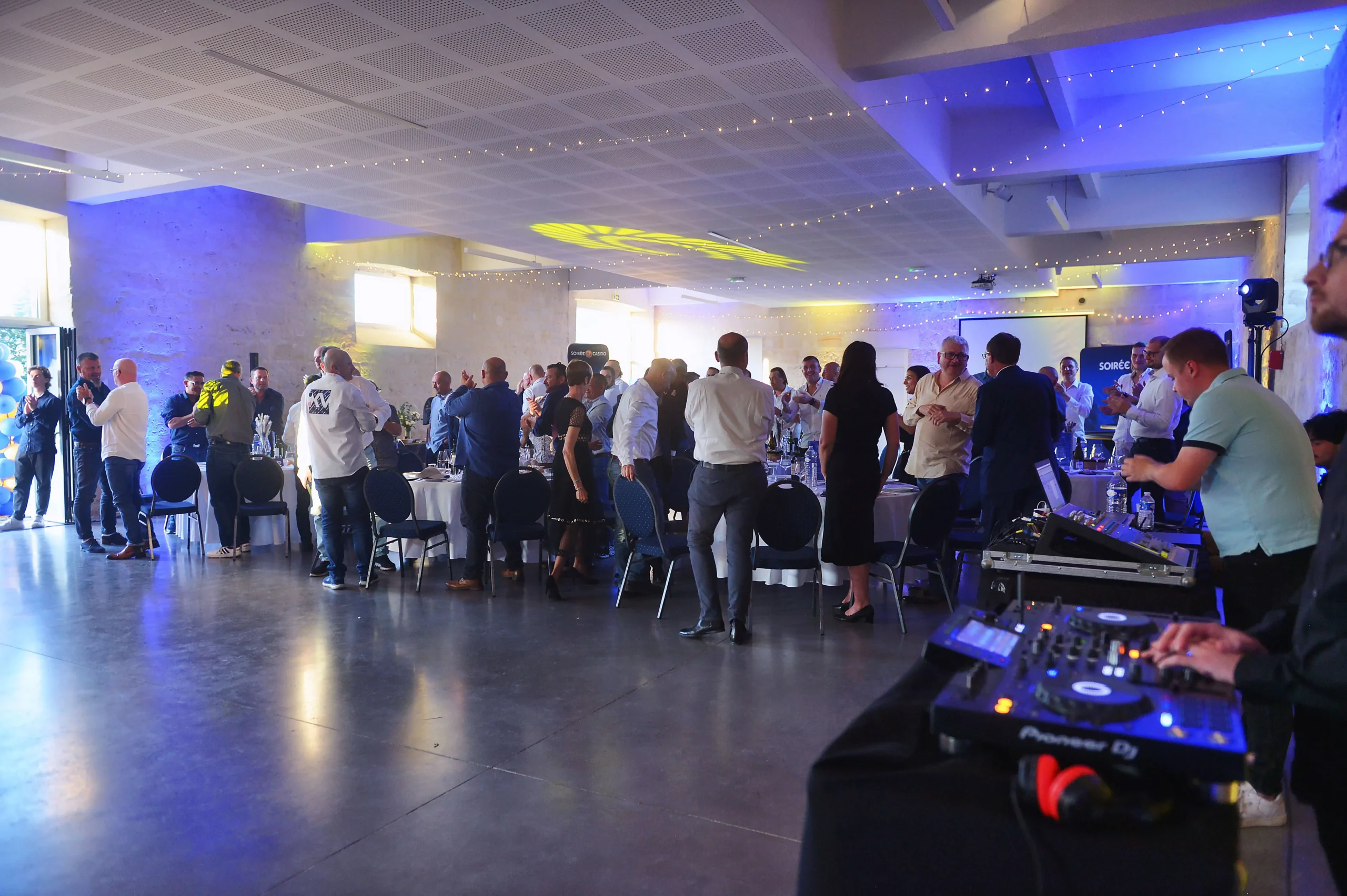 Intimate executive event venue rental Laval · INNOV'events