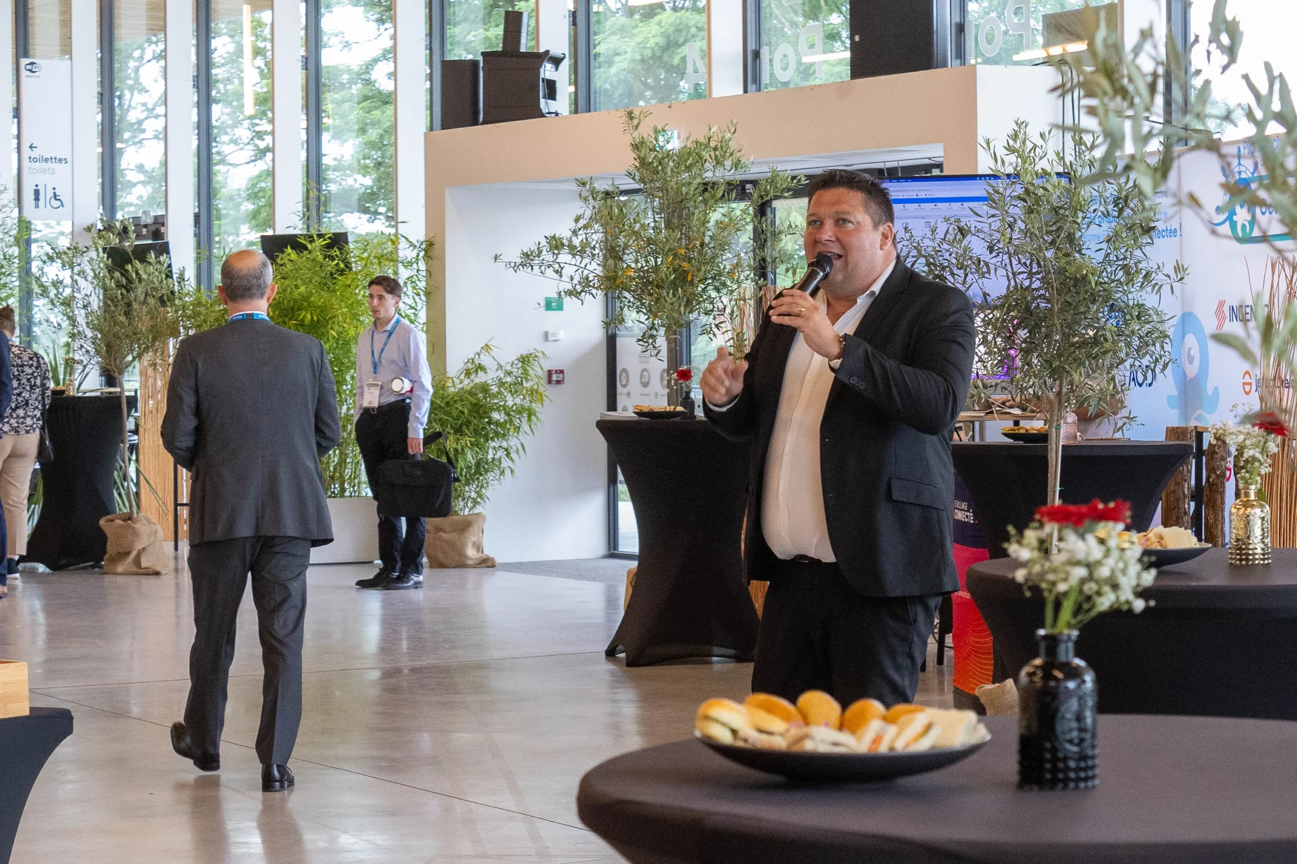 Tasting session networking cocktail Laval corporate evening · INNOV'events