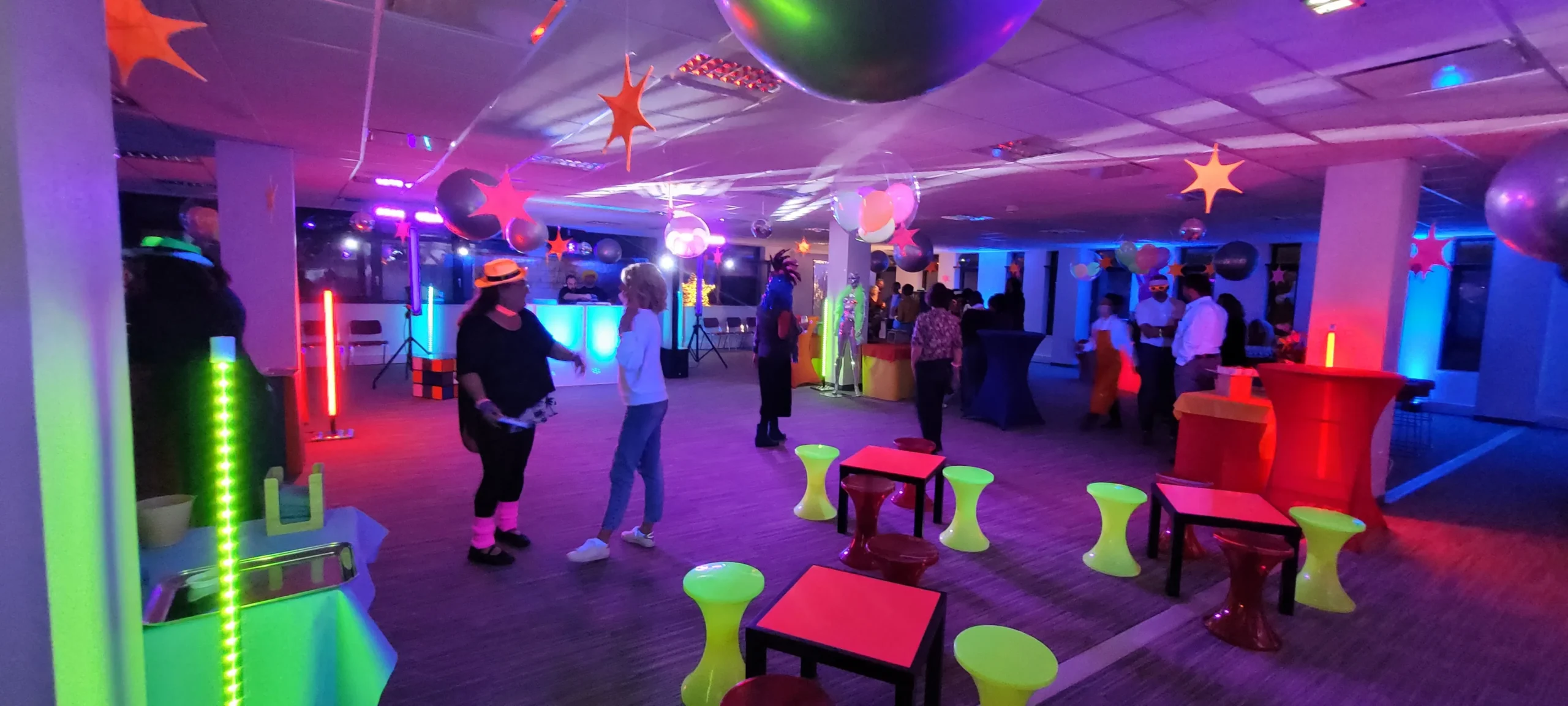 Mobilier extérieur lumineux location Trois-Rivières terrasse fleuve · INNOV'events